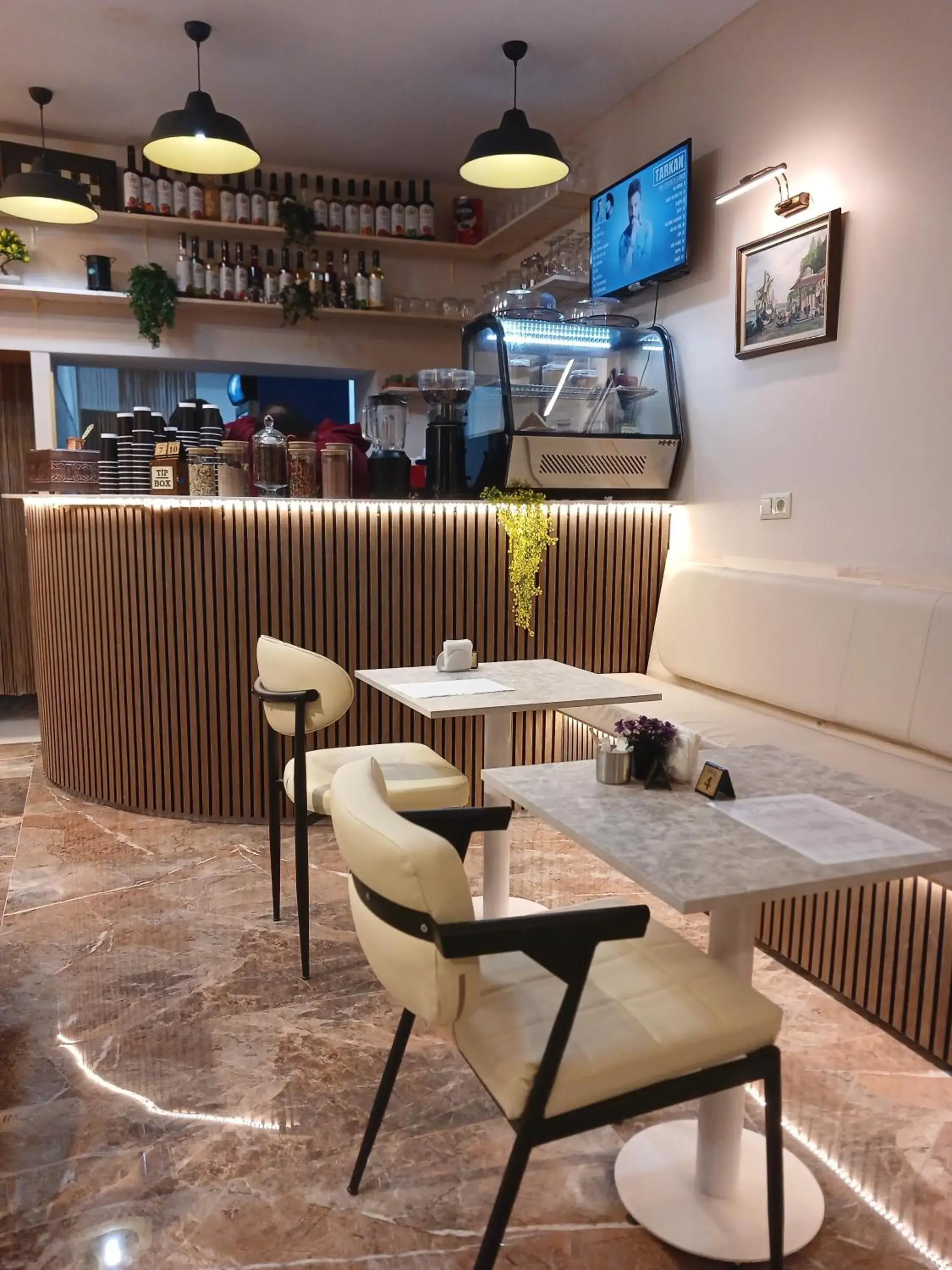 Restaurant/places to eat in Guler Palas Hotel Restaurant/places to eat in Guler Palas Hotel