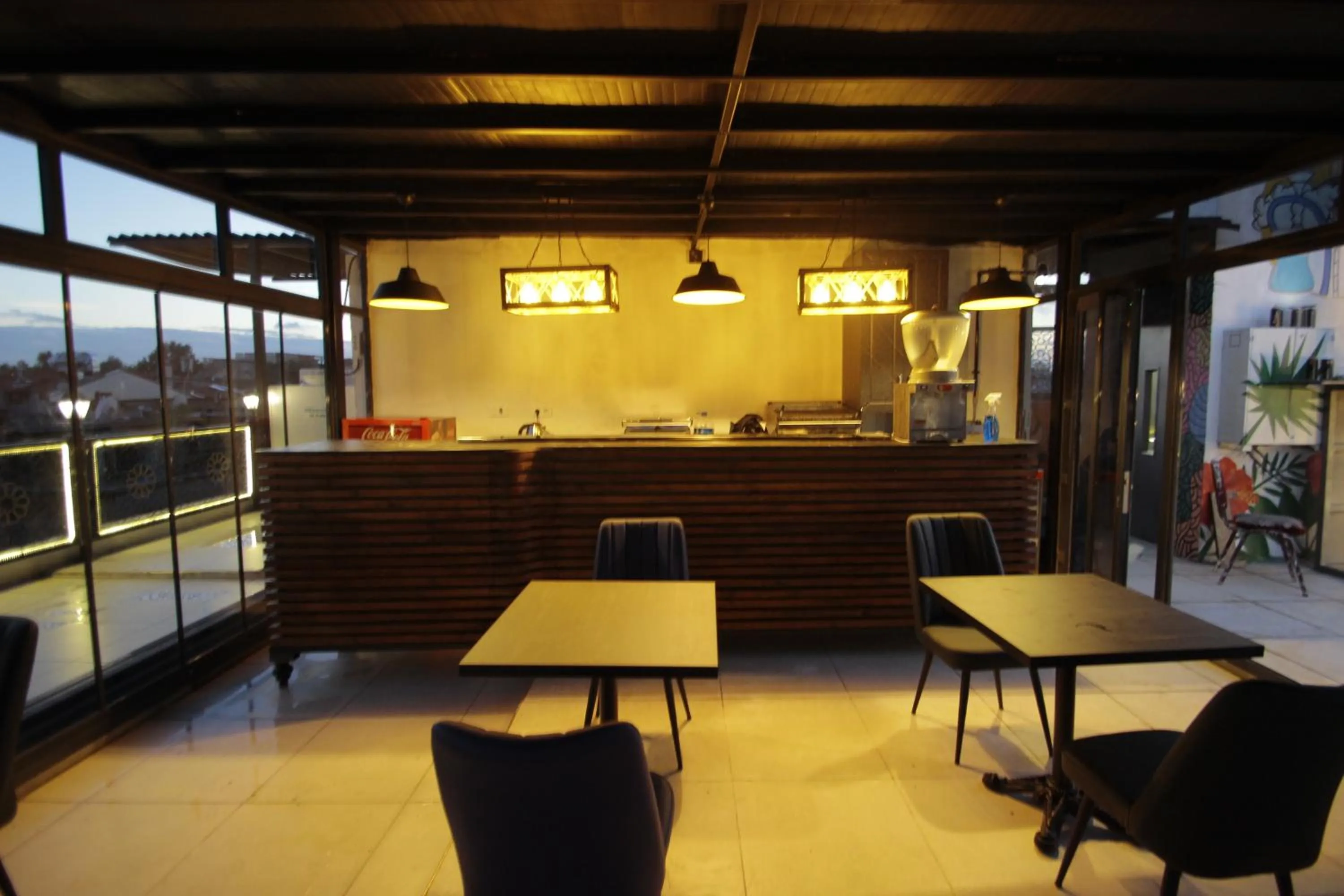 Restaurant/places to eat in Guler Palas Hotel