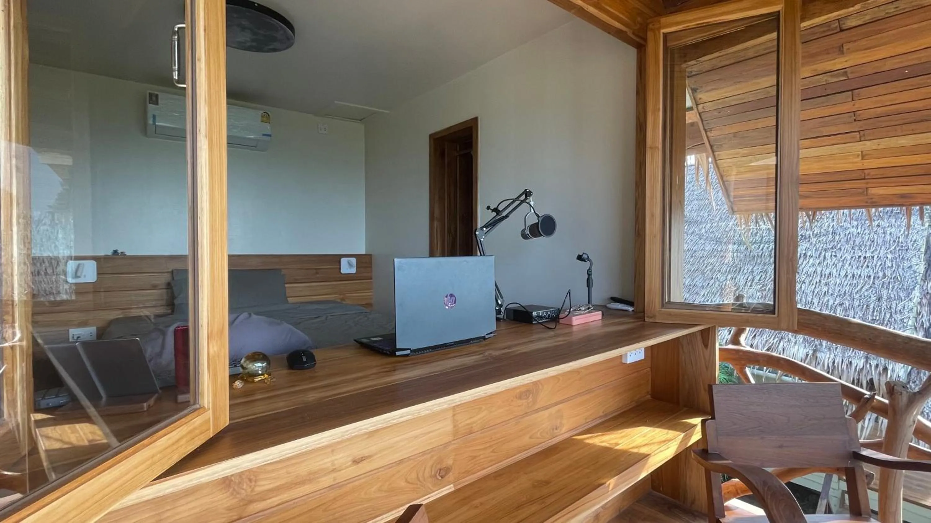 Patio in Tantawan sea view residence 山海居