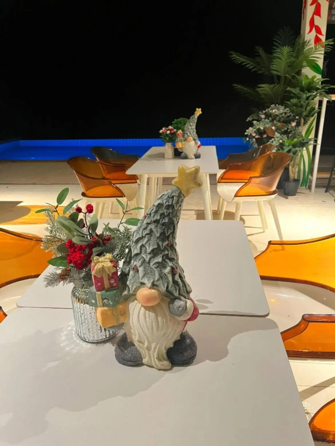 Restaurant/places to eat in Tantawan sea view residence 山海居