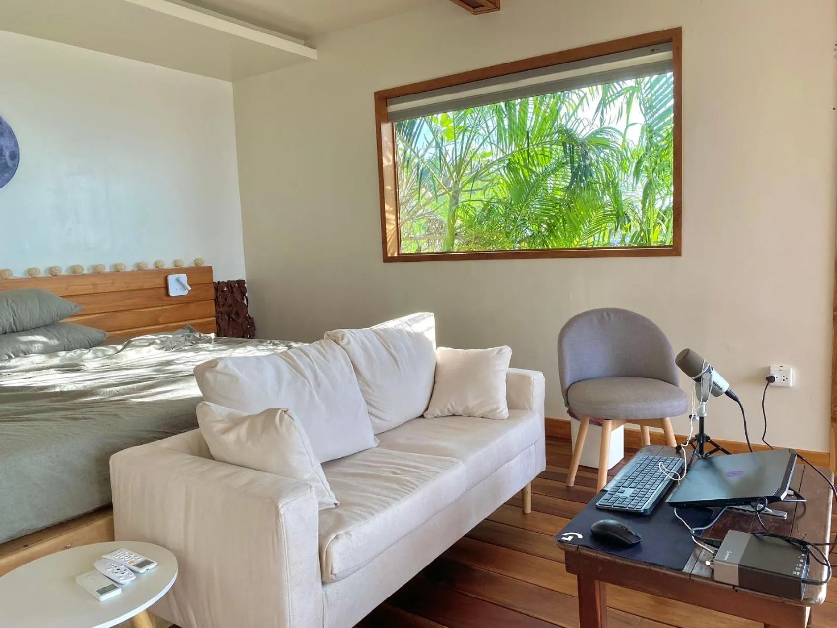 Seating area in Tantawan sea view residence 山海居