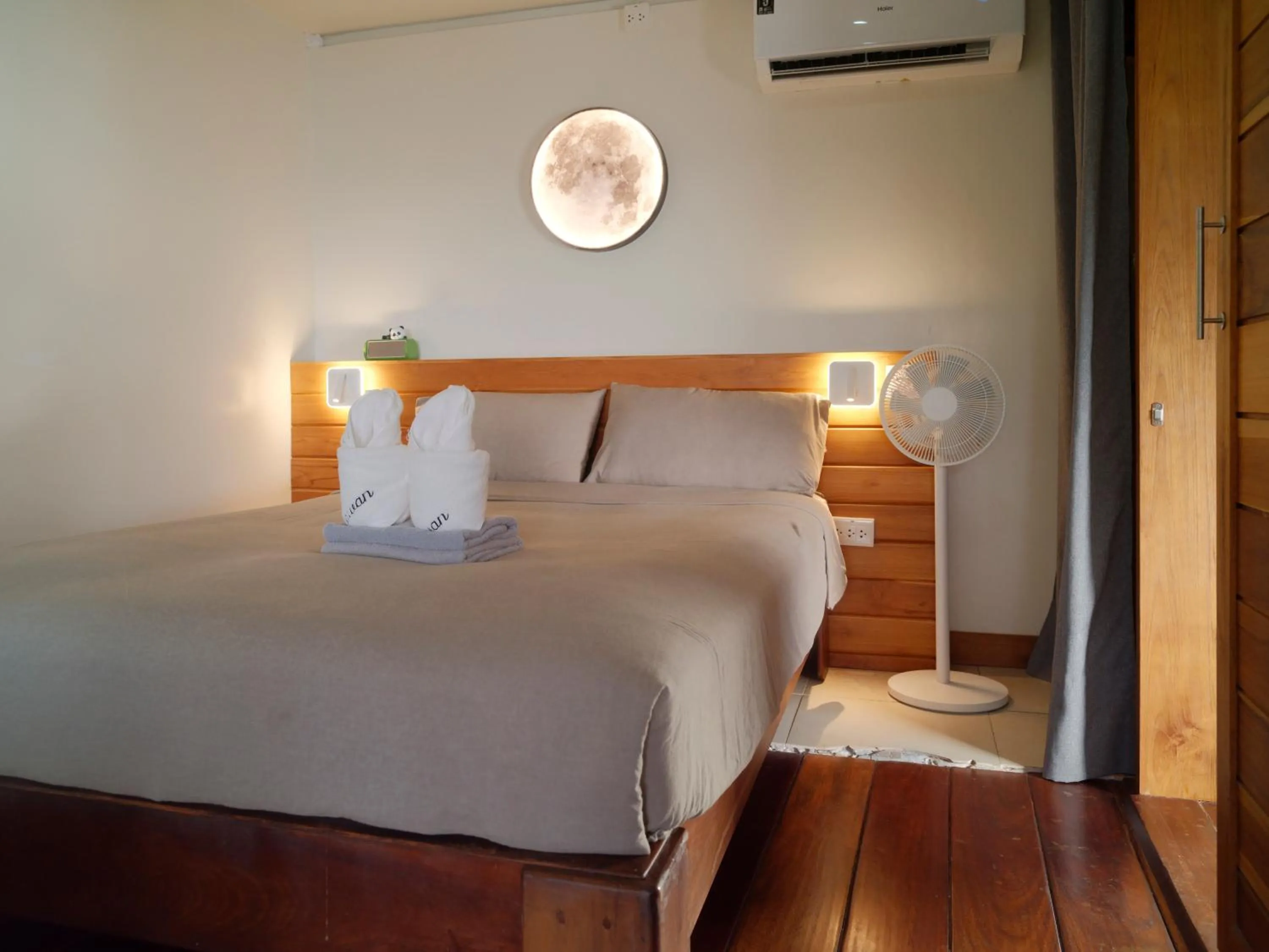 Bed in Tantawan sea view residence 山海居