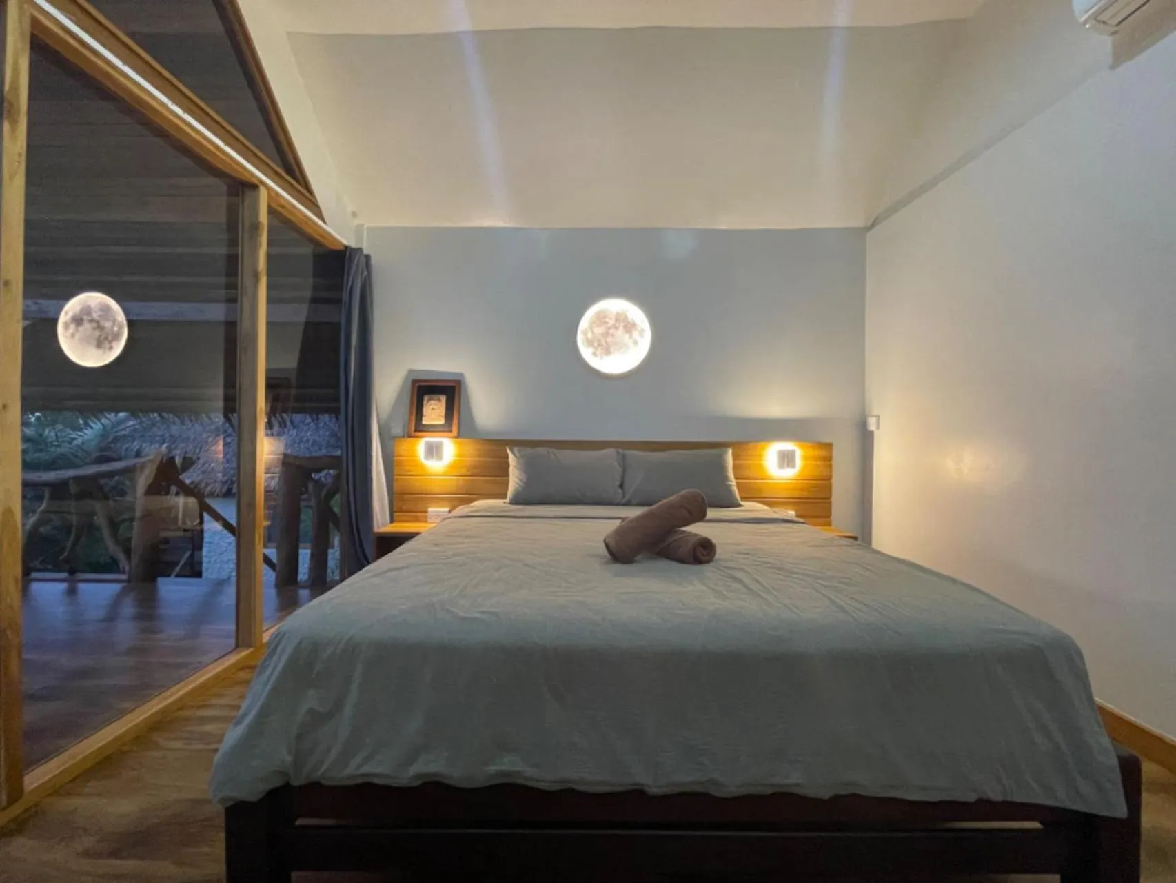 Bed in Tantawan sea view residence 山海居