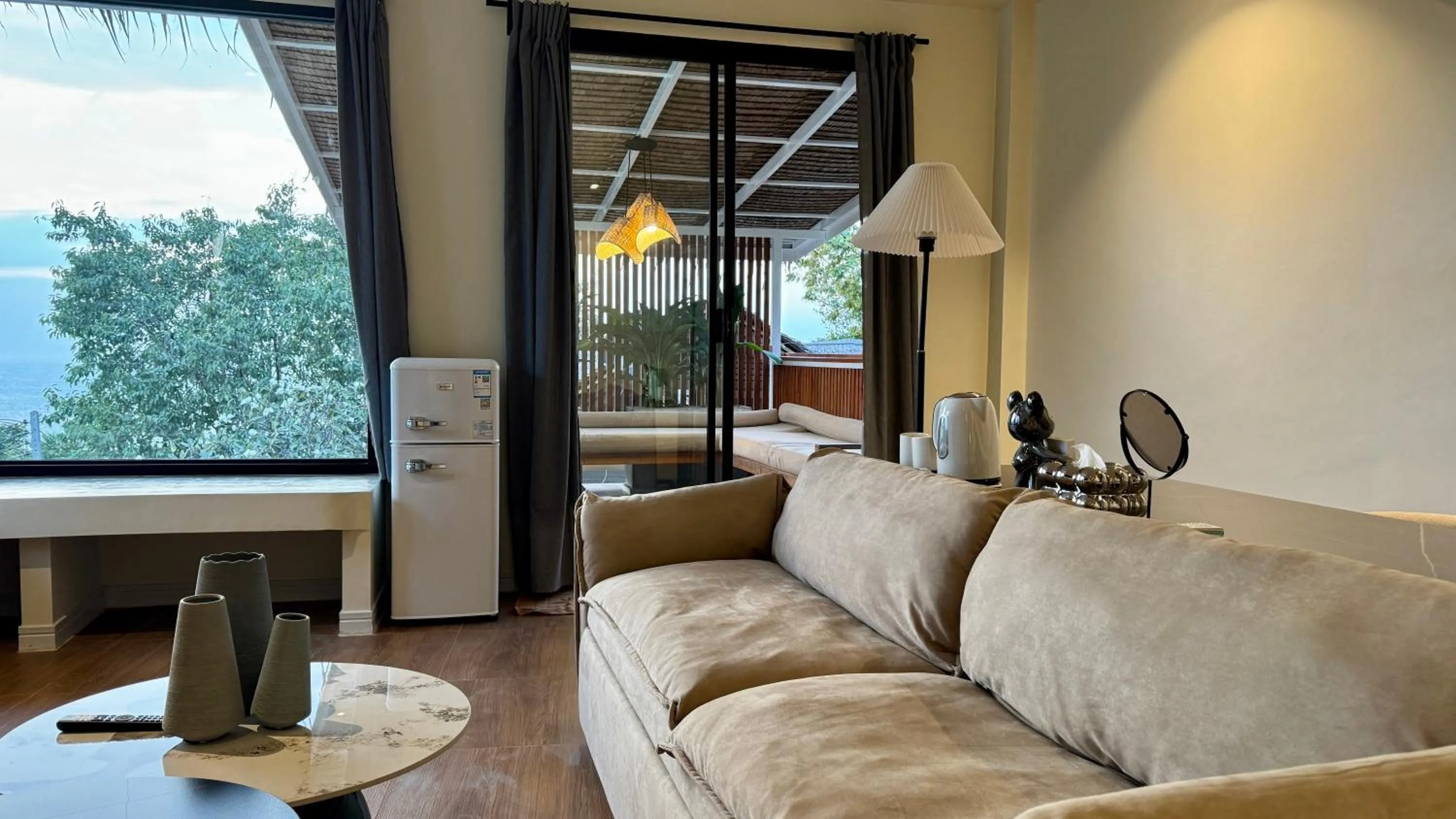 Living room in Tantawan sea view residence 山海居