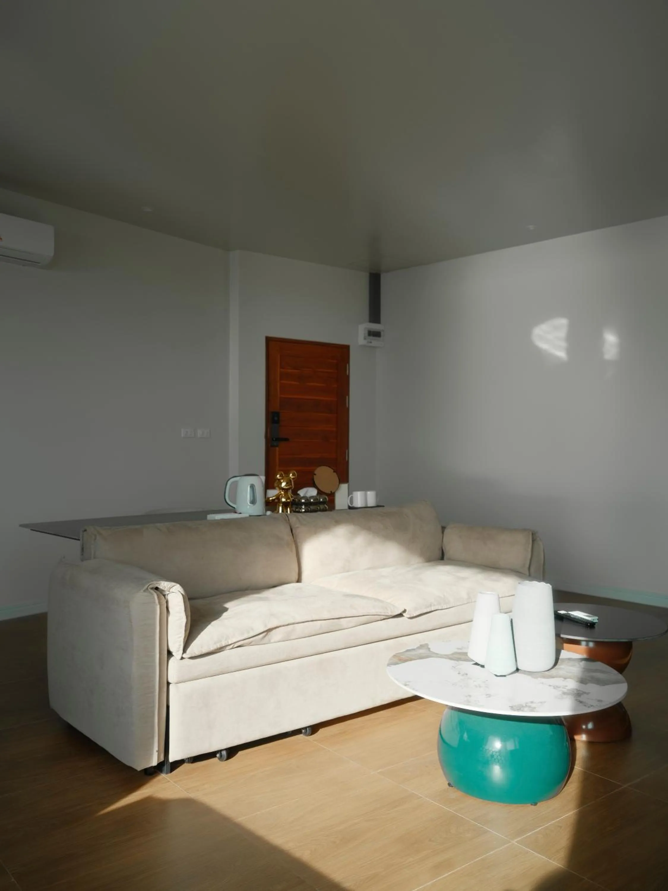 Living room in Tantawan sea view residence 山海居