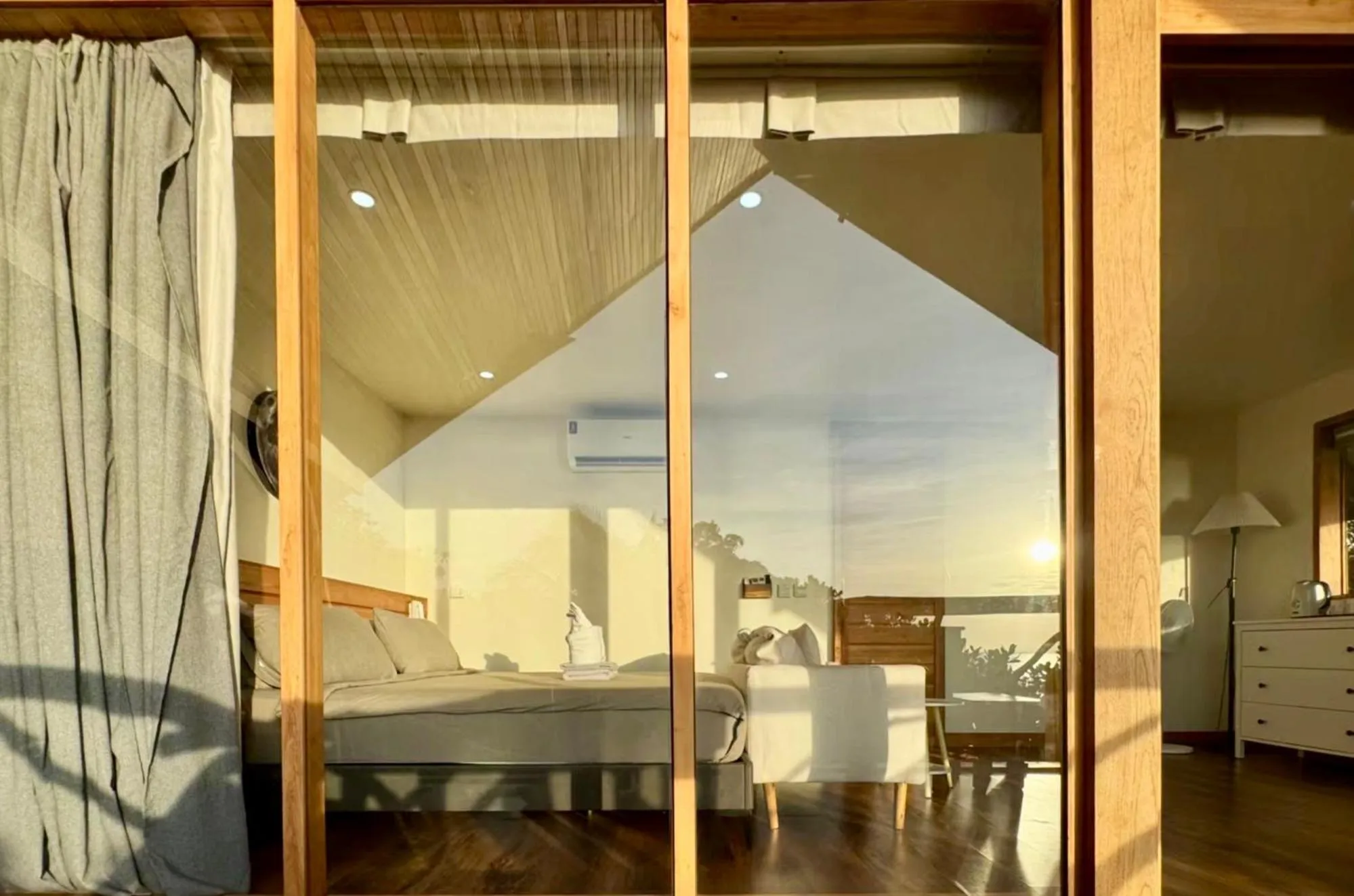 Bed in Tantawan sea view residence 山海居