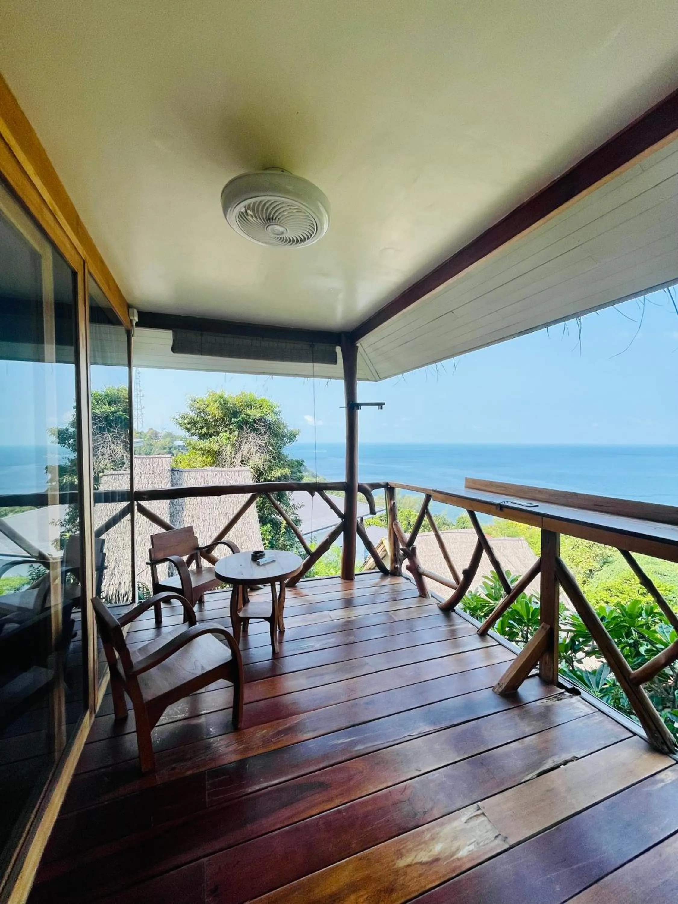 Patio in Tantawan sea view residence 山海居