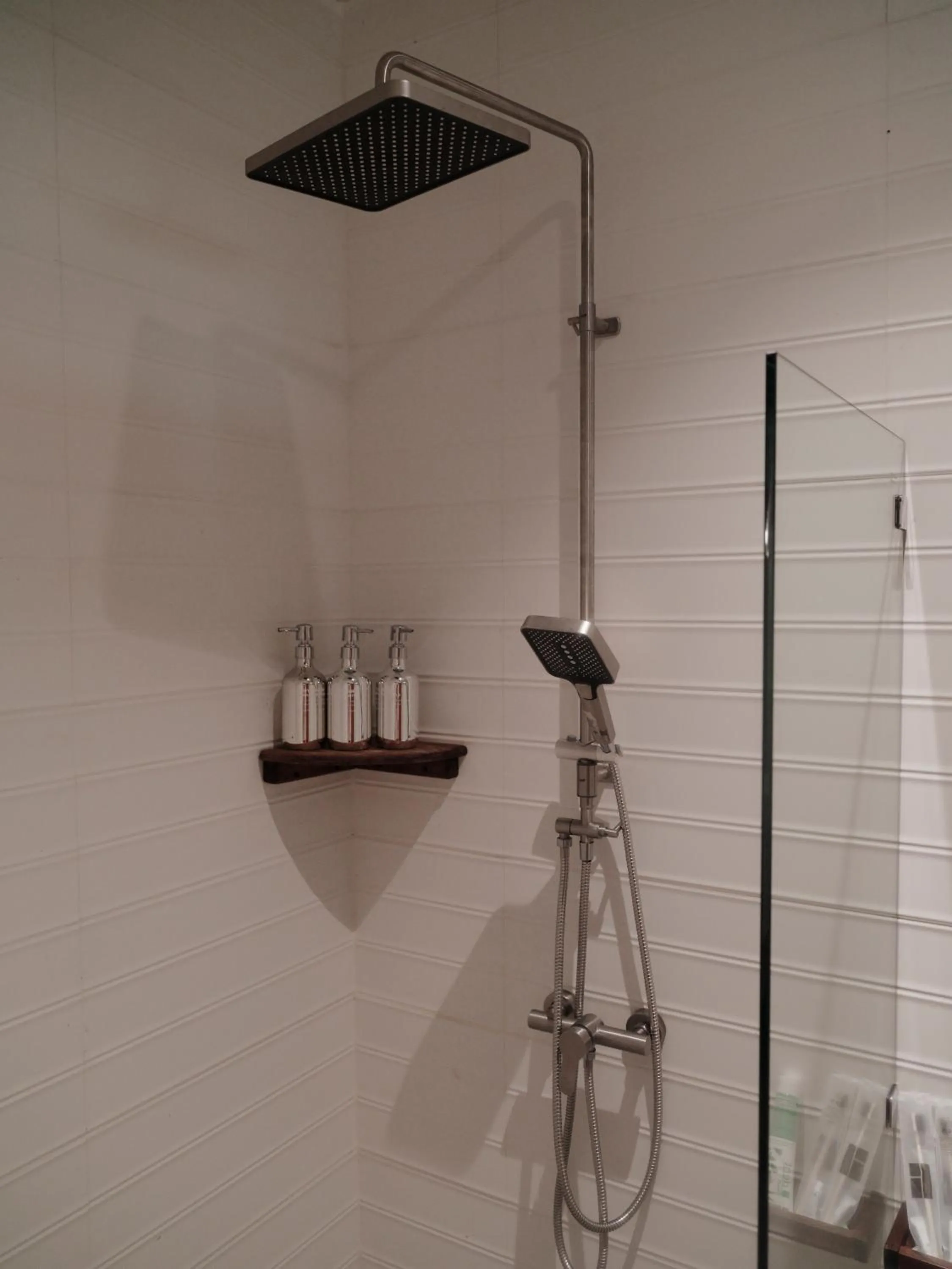 Shower in Tantawan sea view residence 山海居