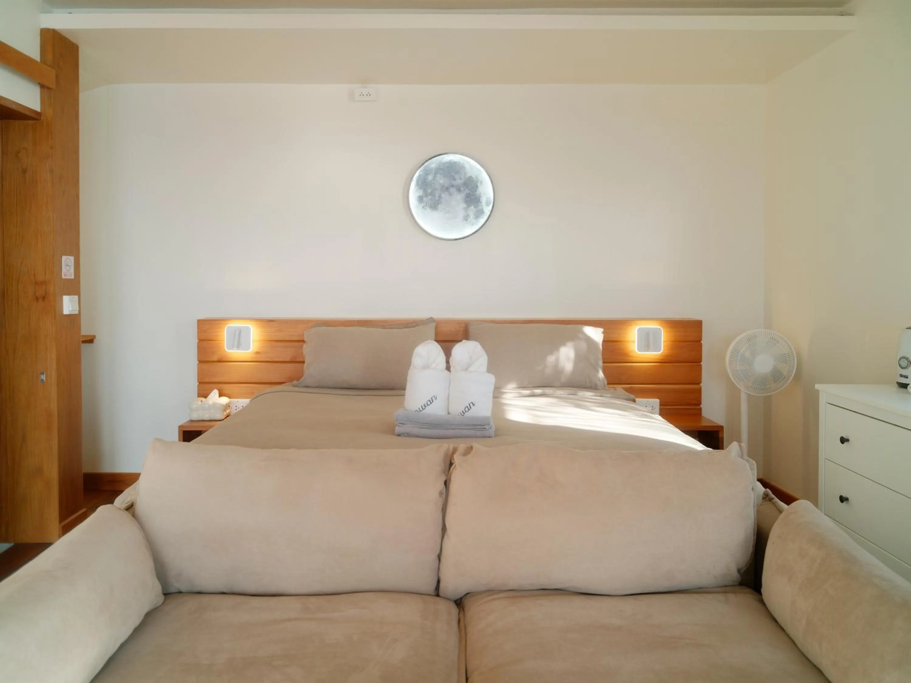 Bed in Tantawan sea view residence 山海居