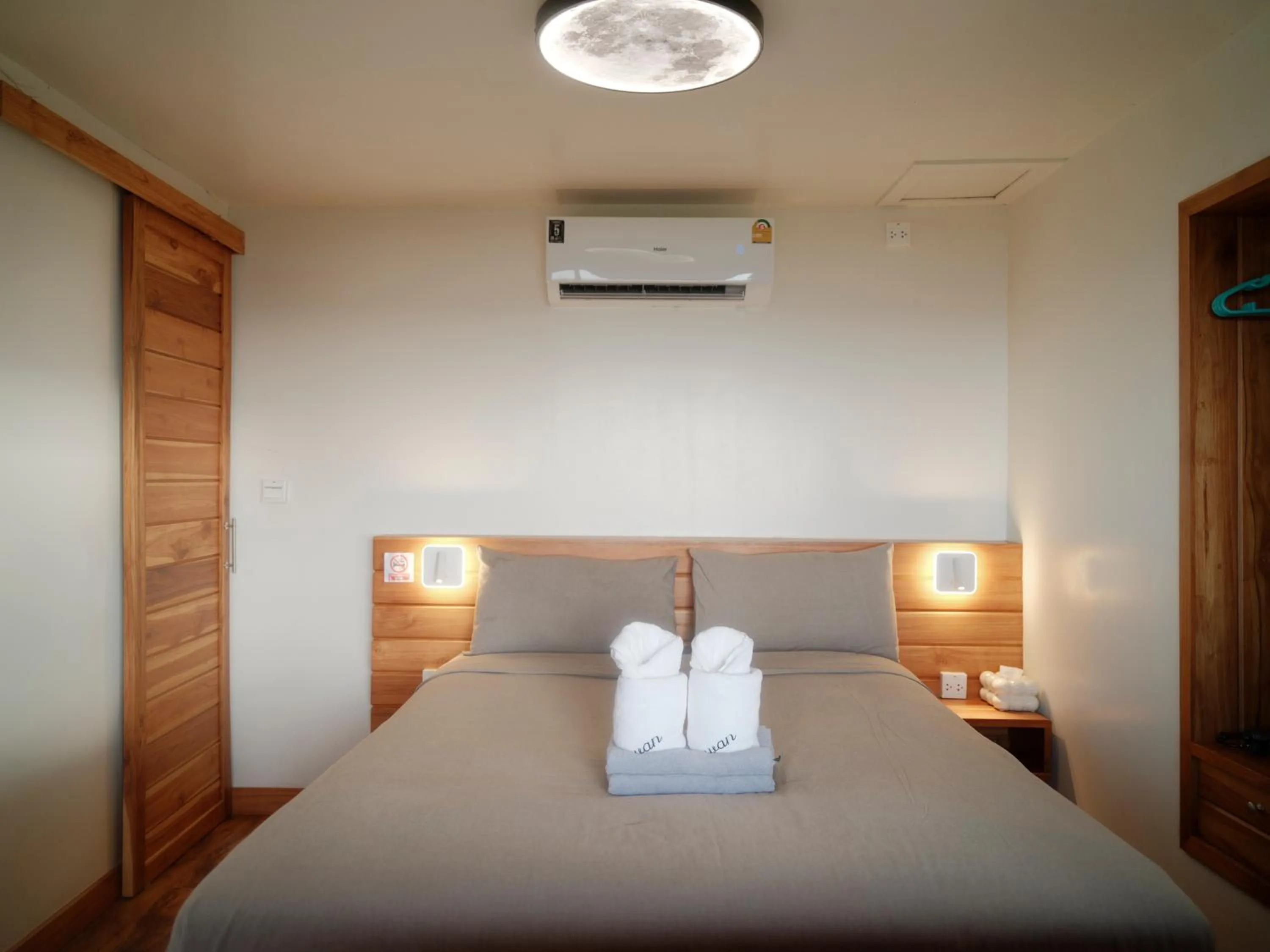 Bed in Tantawan sea view residence 山海居