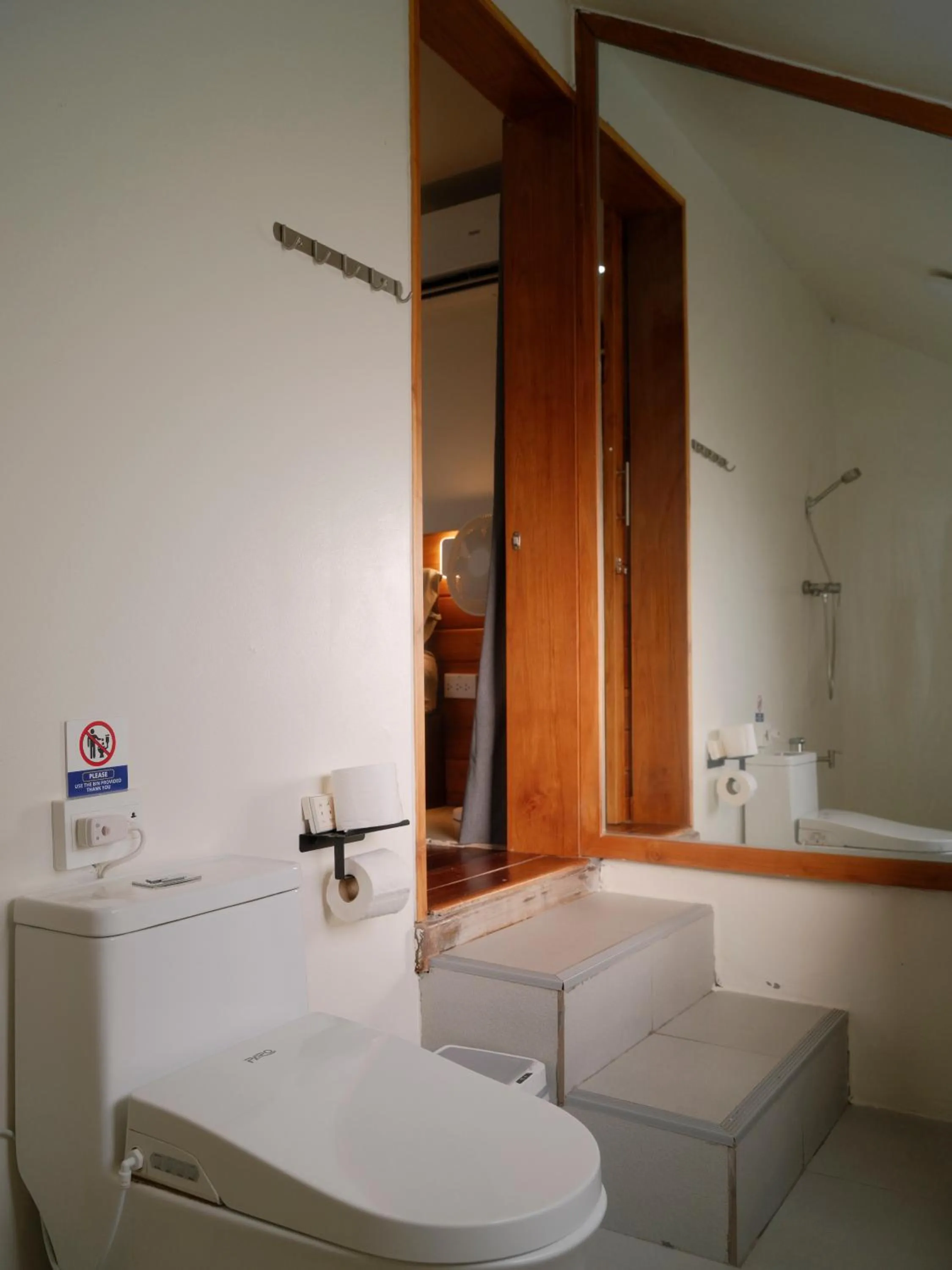 Bathroom in Tantawan sea view residence 山海居