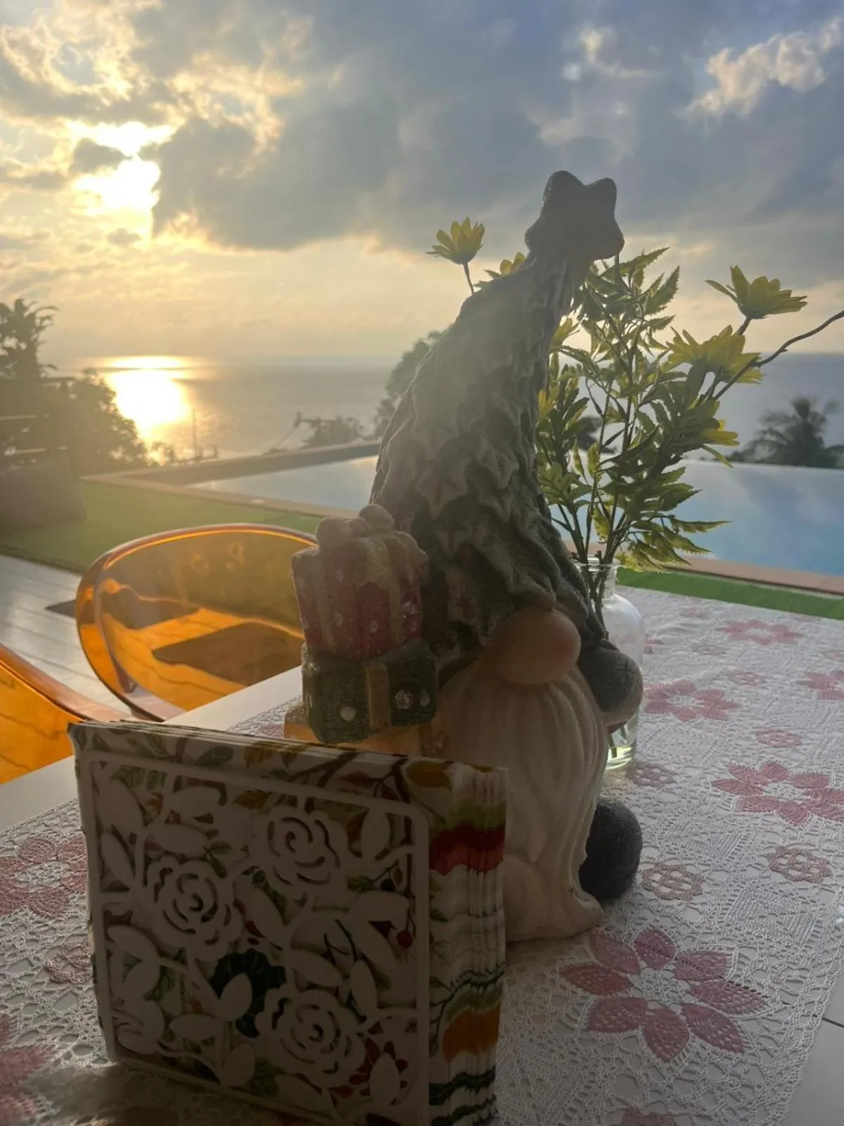 Restaurant/places to eat in Tantawan sea view residence 山海居