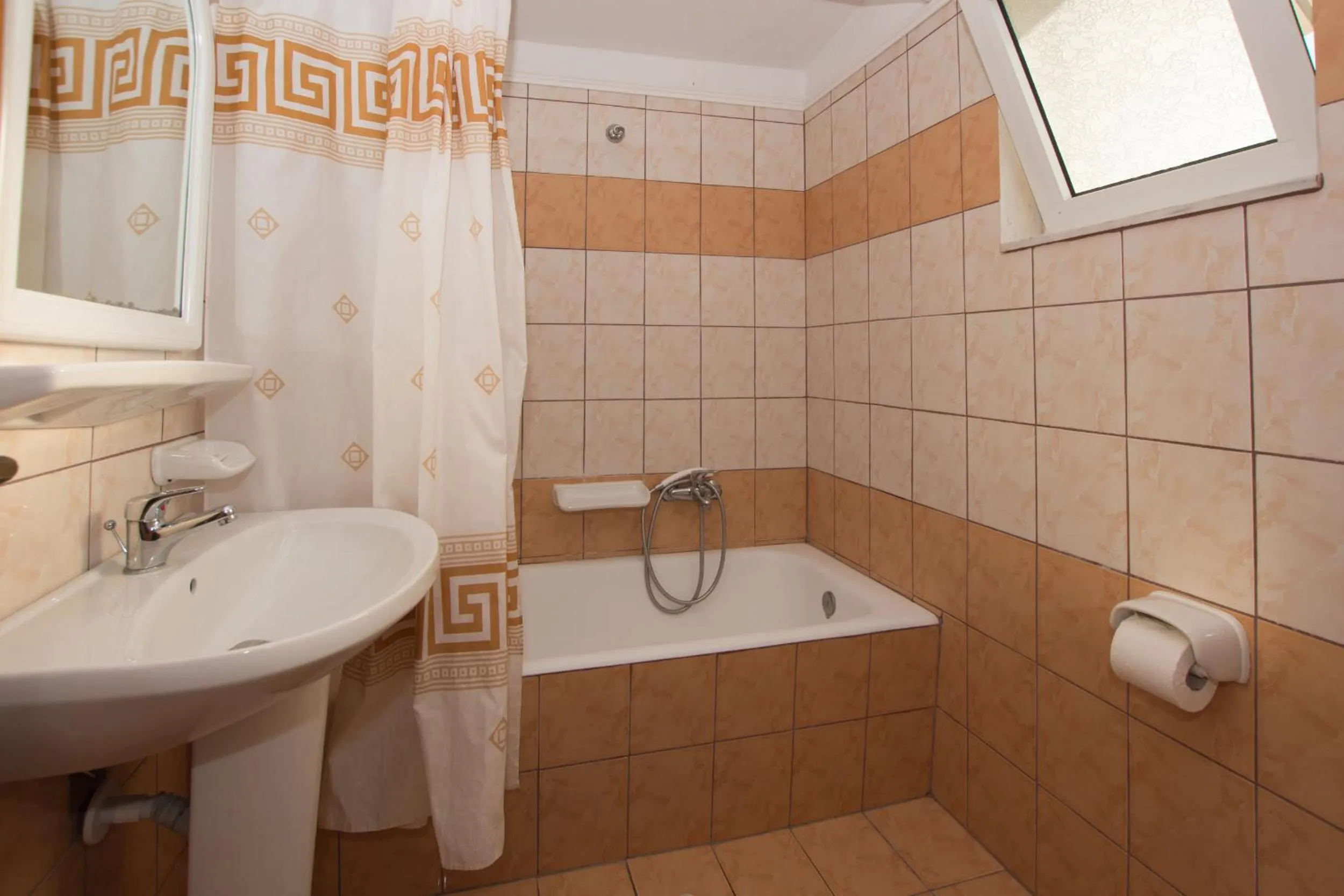 Shower in PAHNIS studios