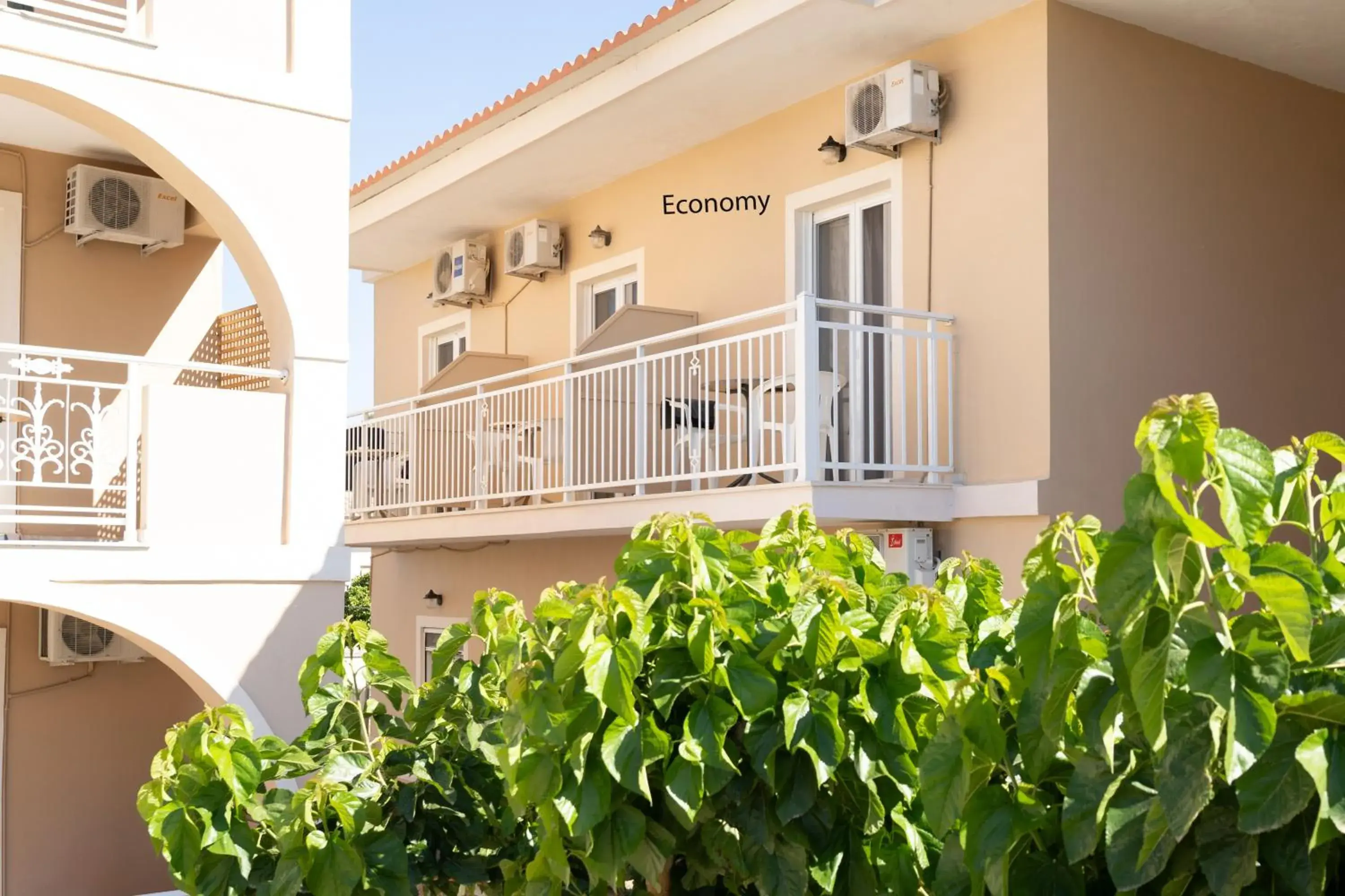 Economy Twin Room in PAHNIS studios Economy Twin Room in PAHNIS studios