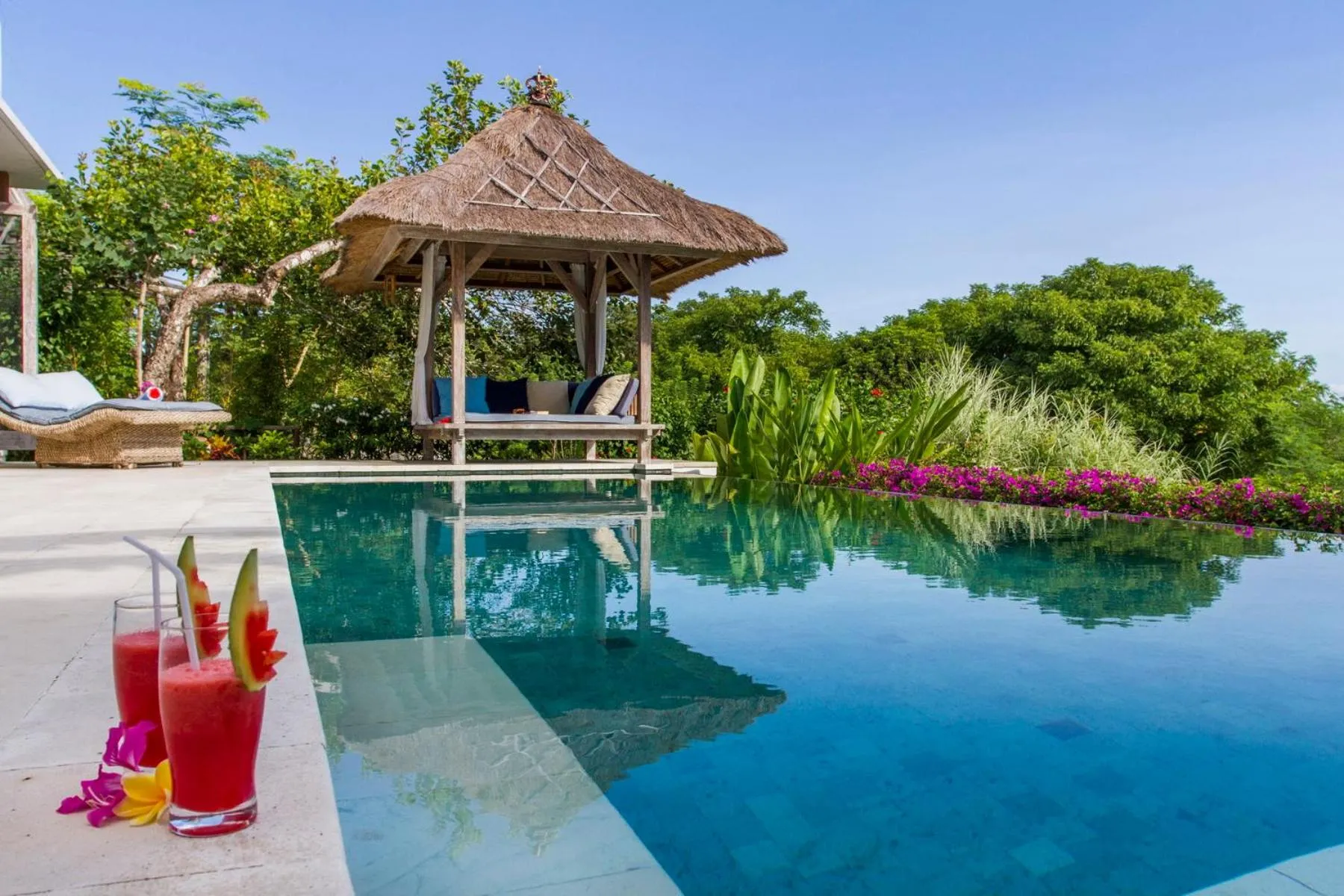 Swimming pool in Villa Nusa