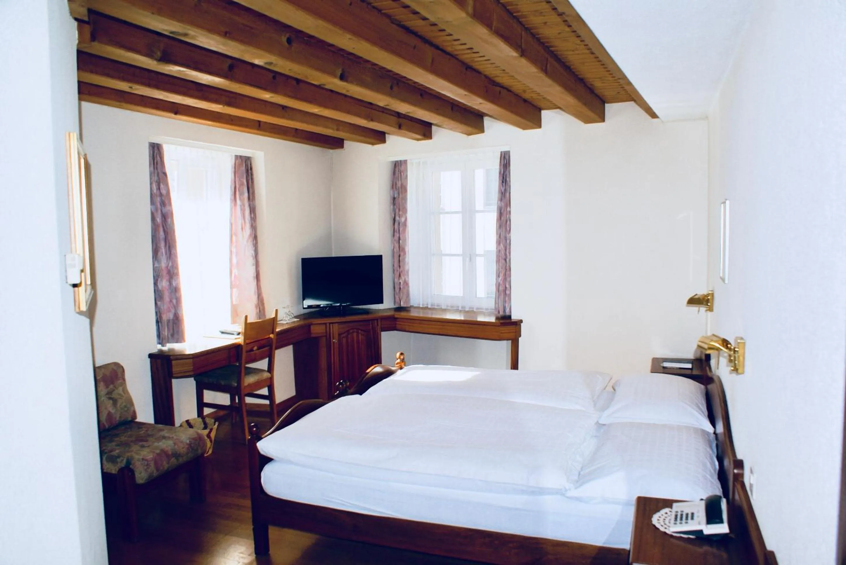 Photo of the whole room, Bed in Hotel du Pont