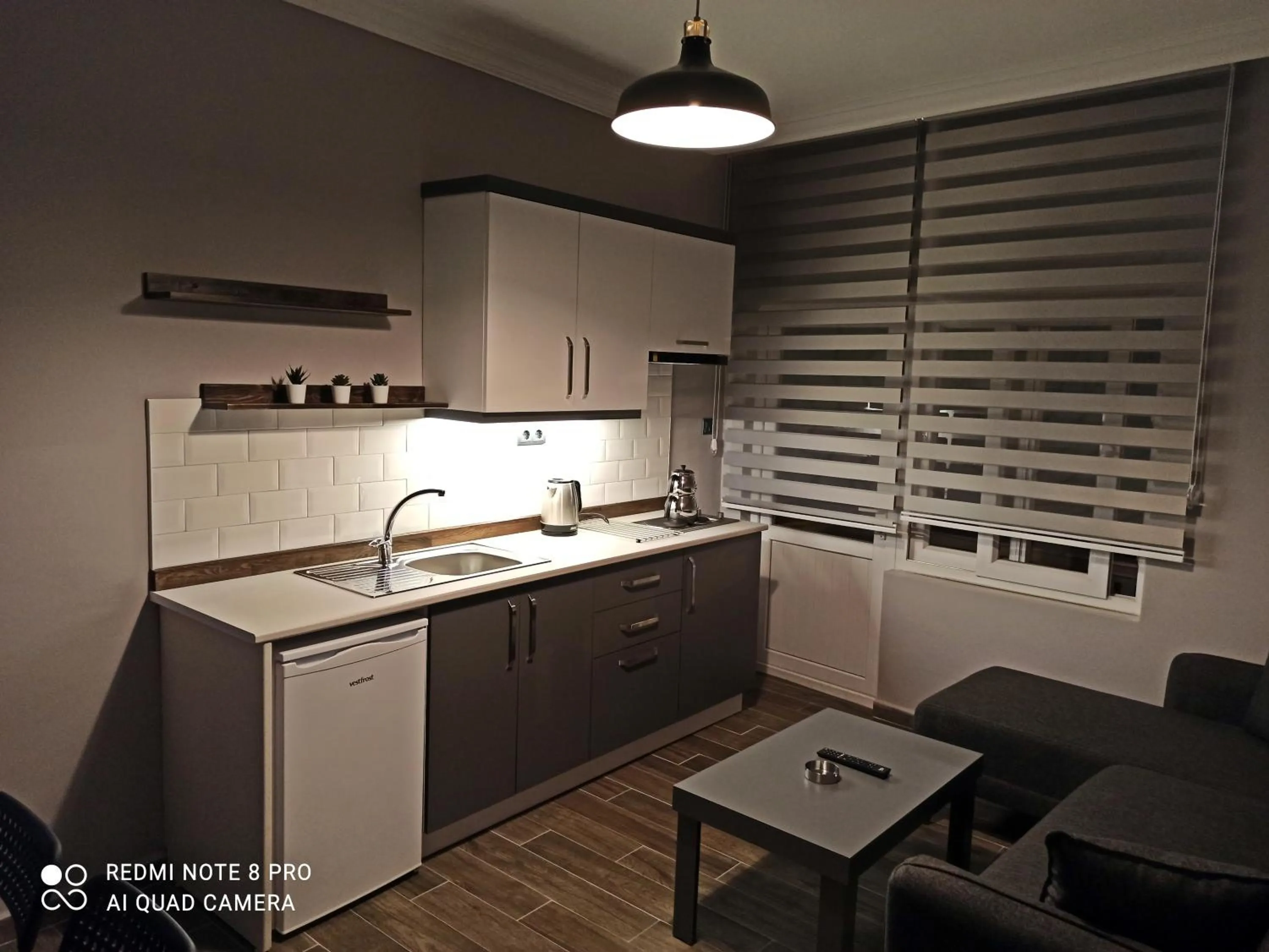 Kitchen or kitchenette in Merve Apart Hotel