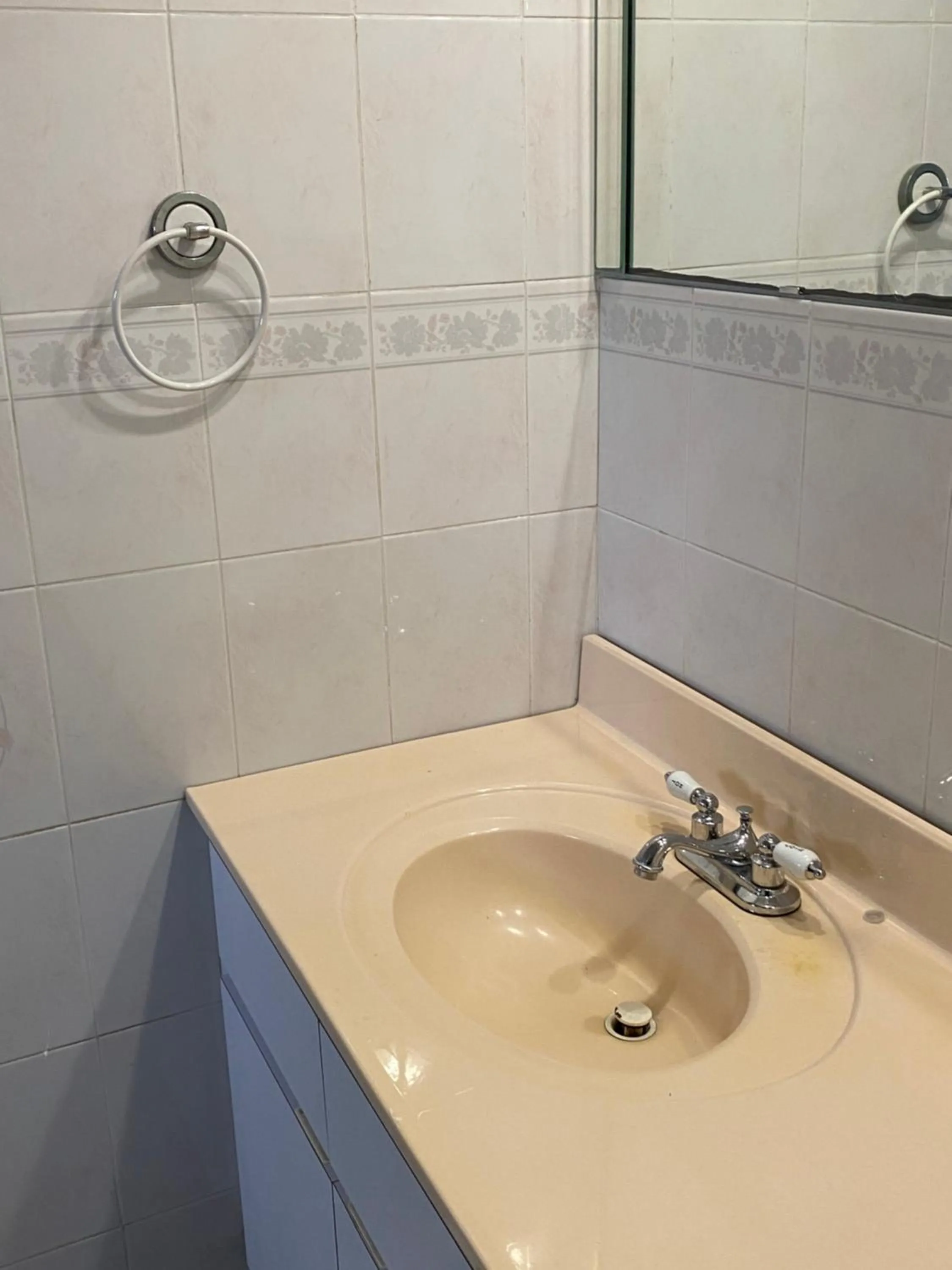 Private Cubicle - Single Bed - Mixed Shared Dorm - MIAMI AIRPORT