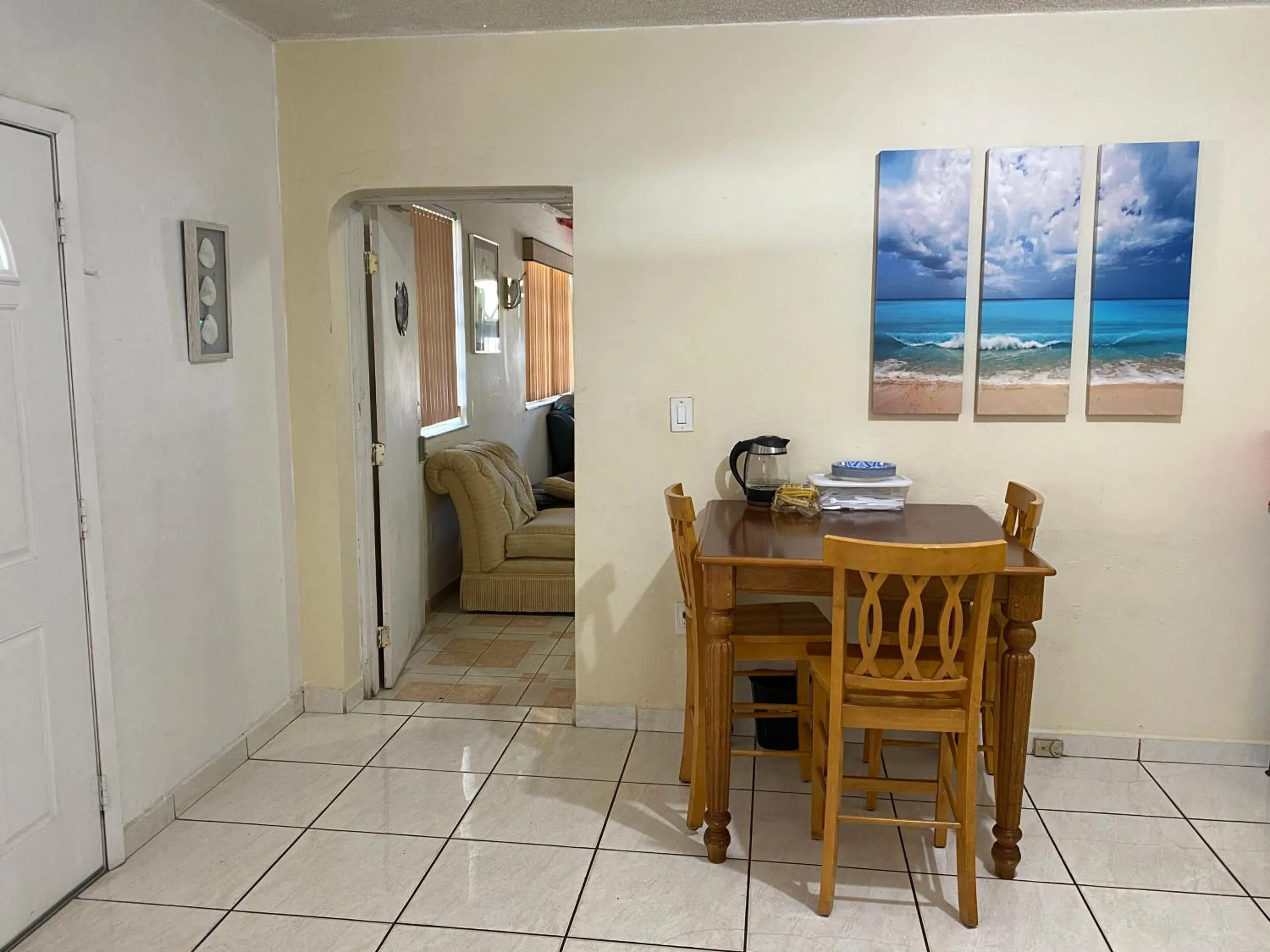 Private Cubicle - Single Bed - Mixed Shared Dorm - MIAMI AIRPORT