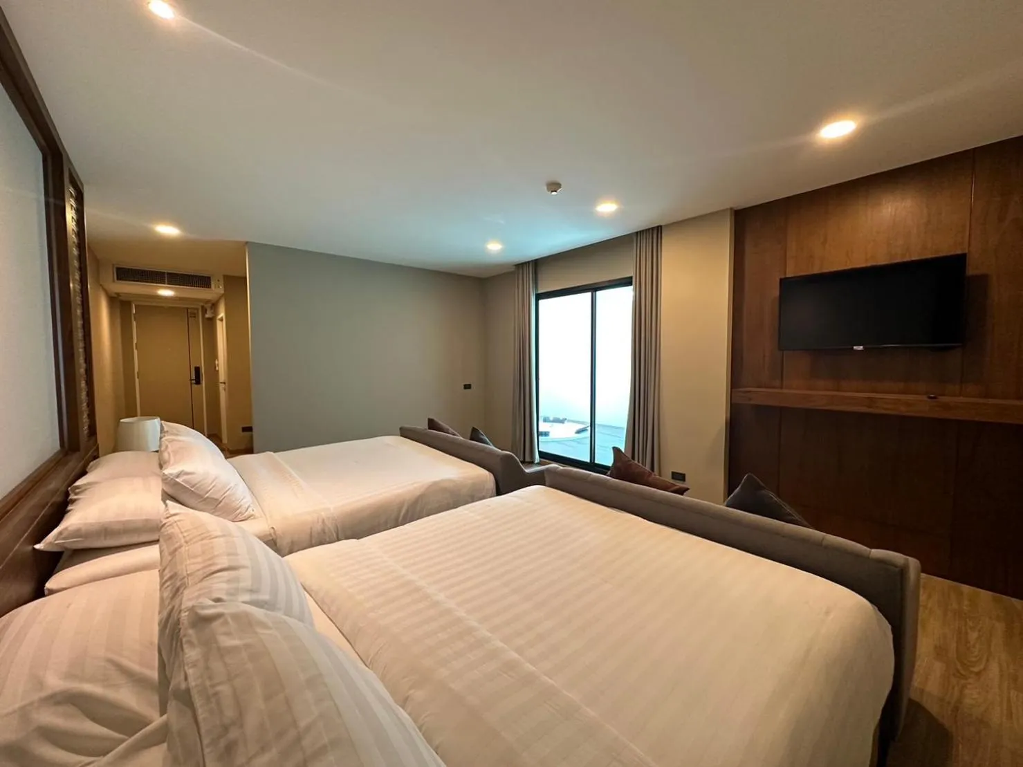 Bedroom, Bed in River Tree Resort