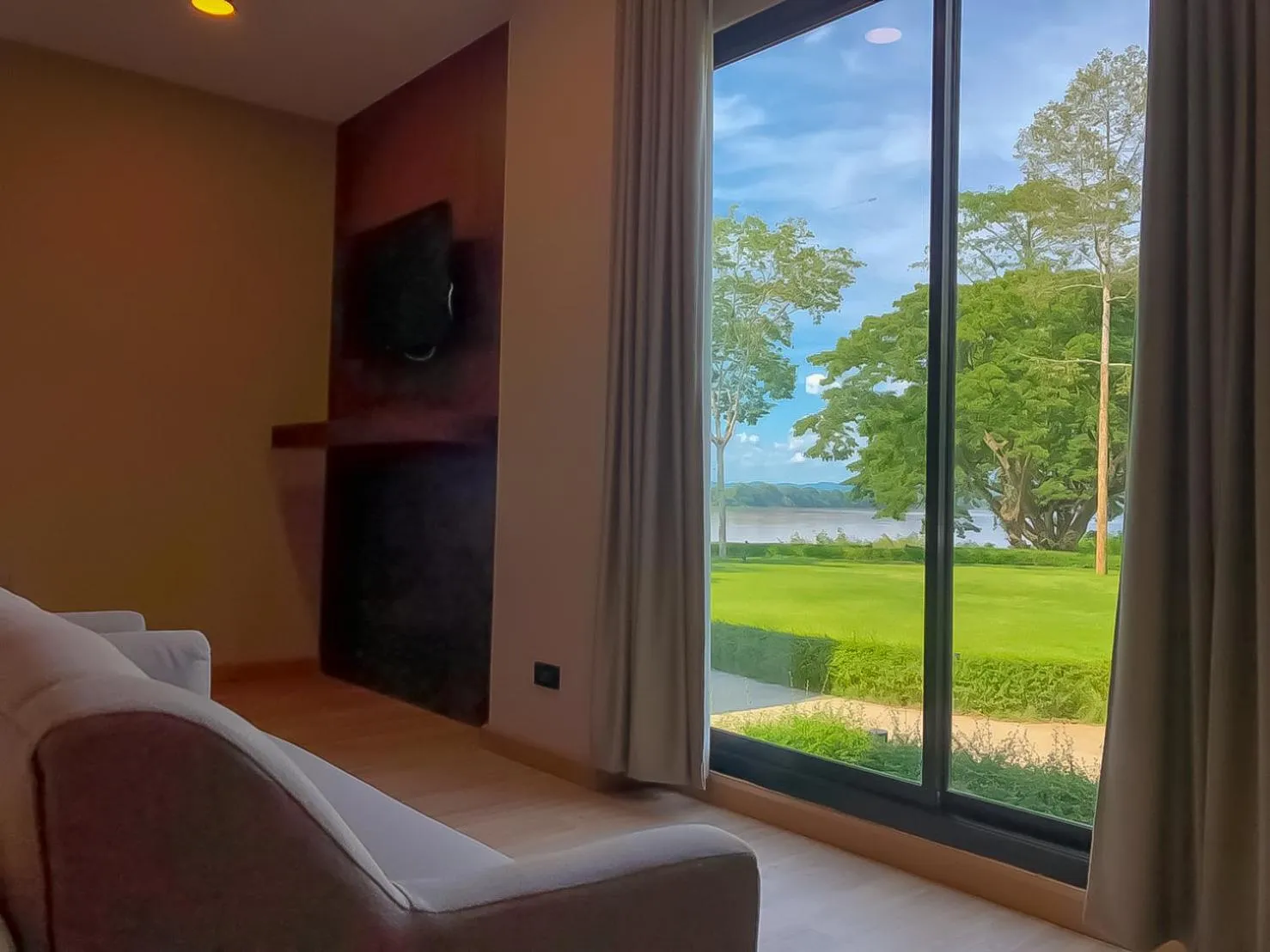 Bed in River Tree Resort