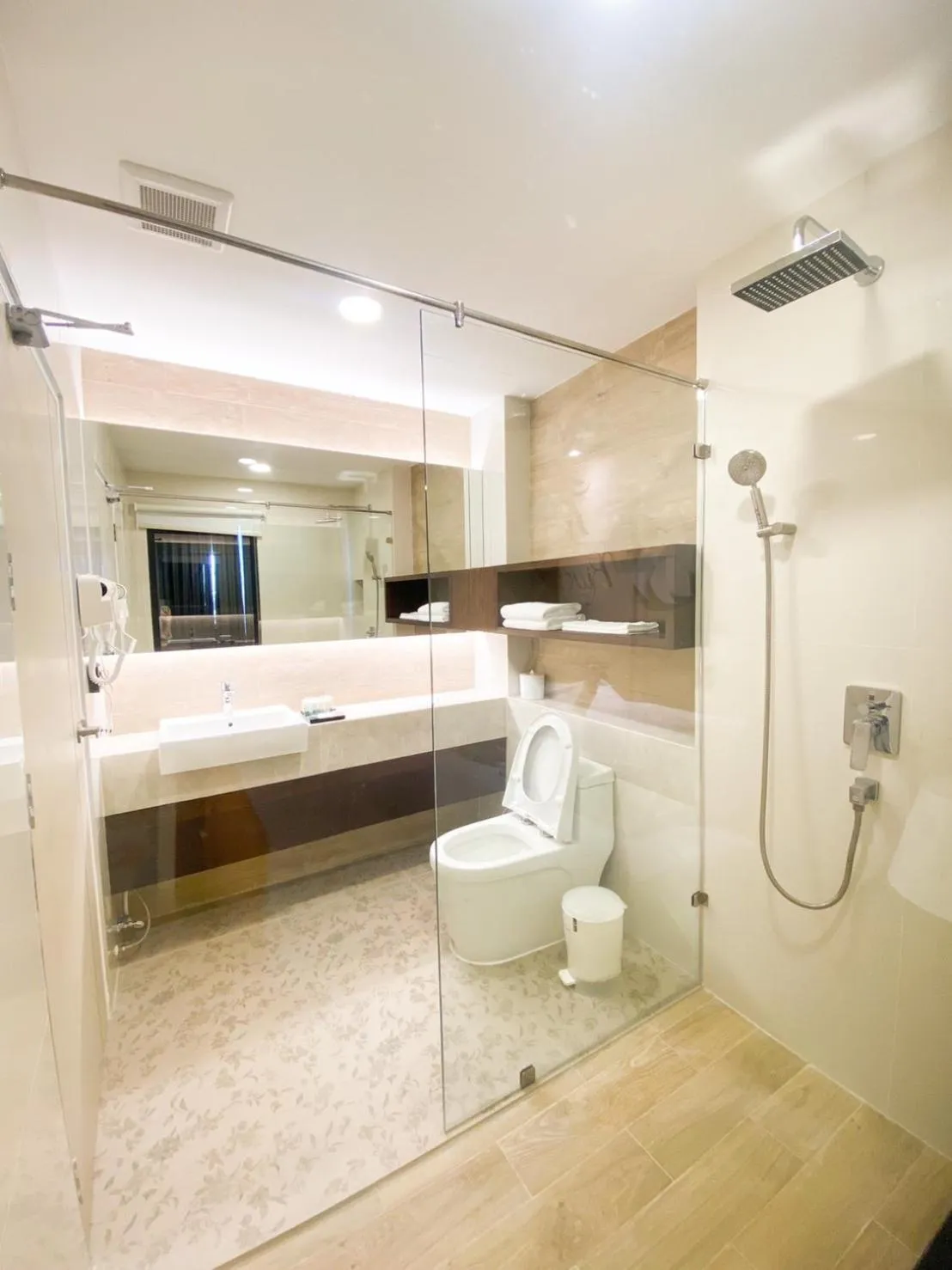 Property building in River Tree Resort