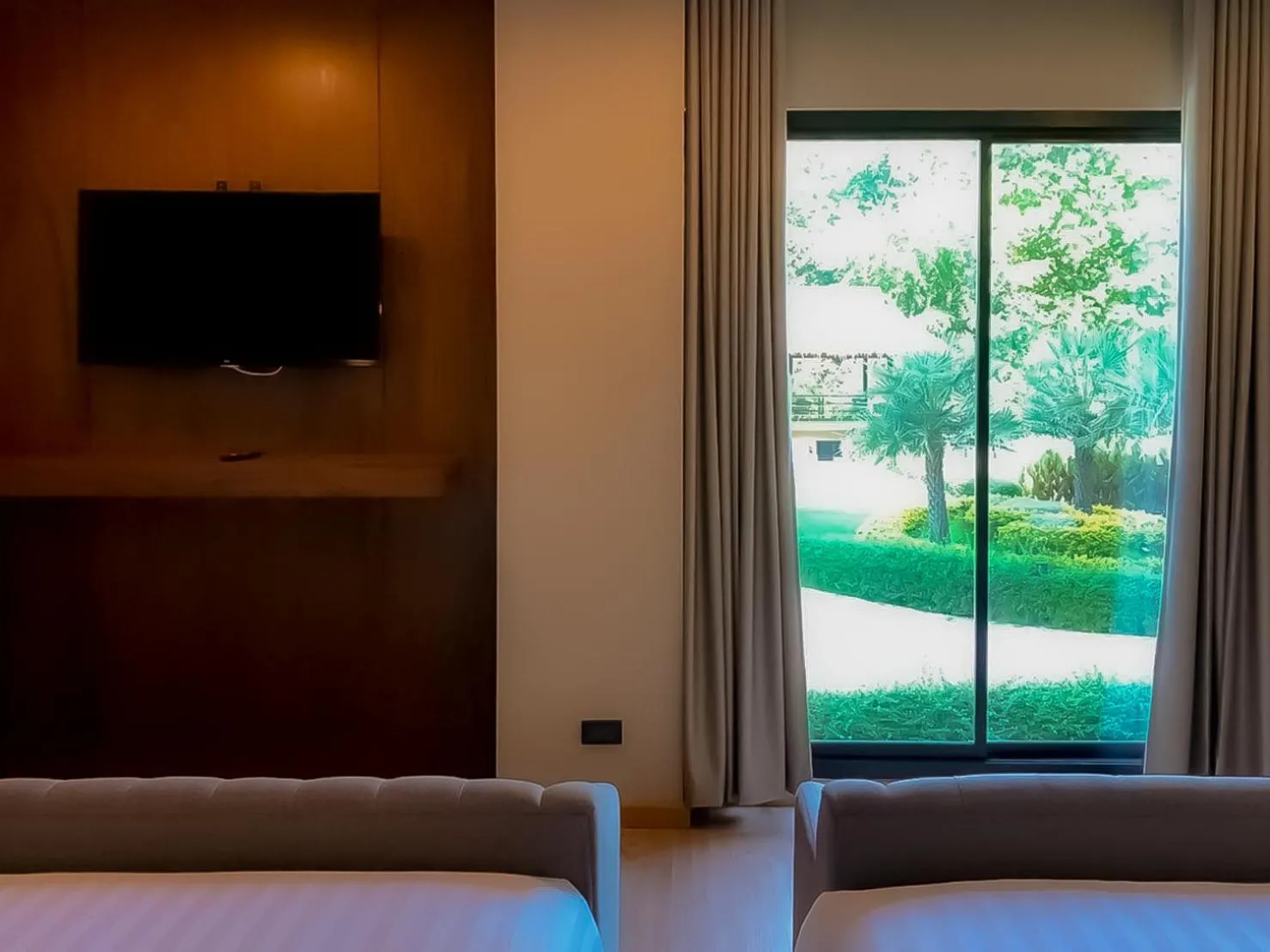 Bed in River Tree Resort