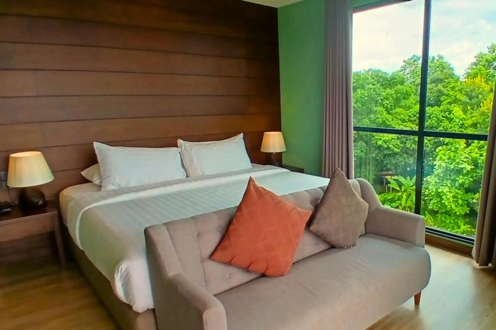 Bed in River Tree Resort