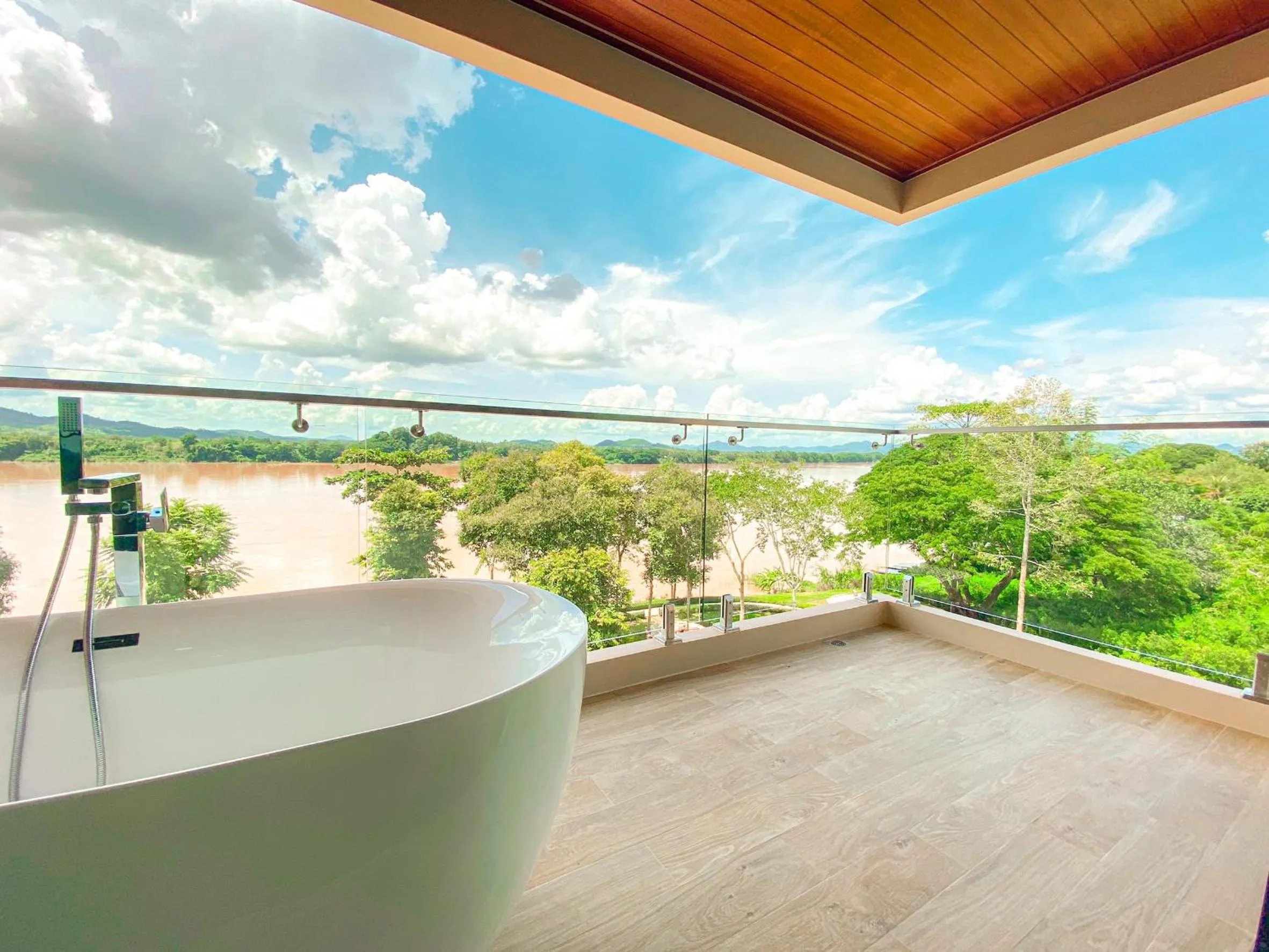 Day in River Tree Resort