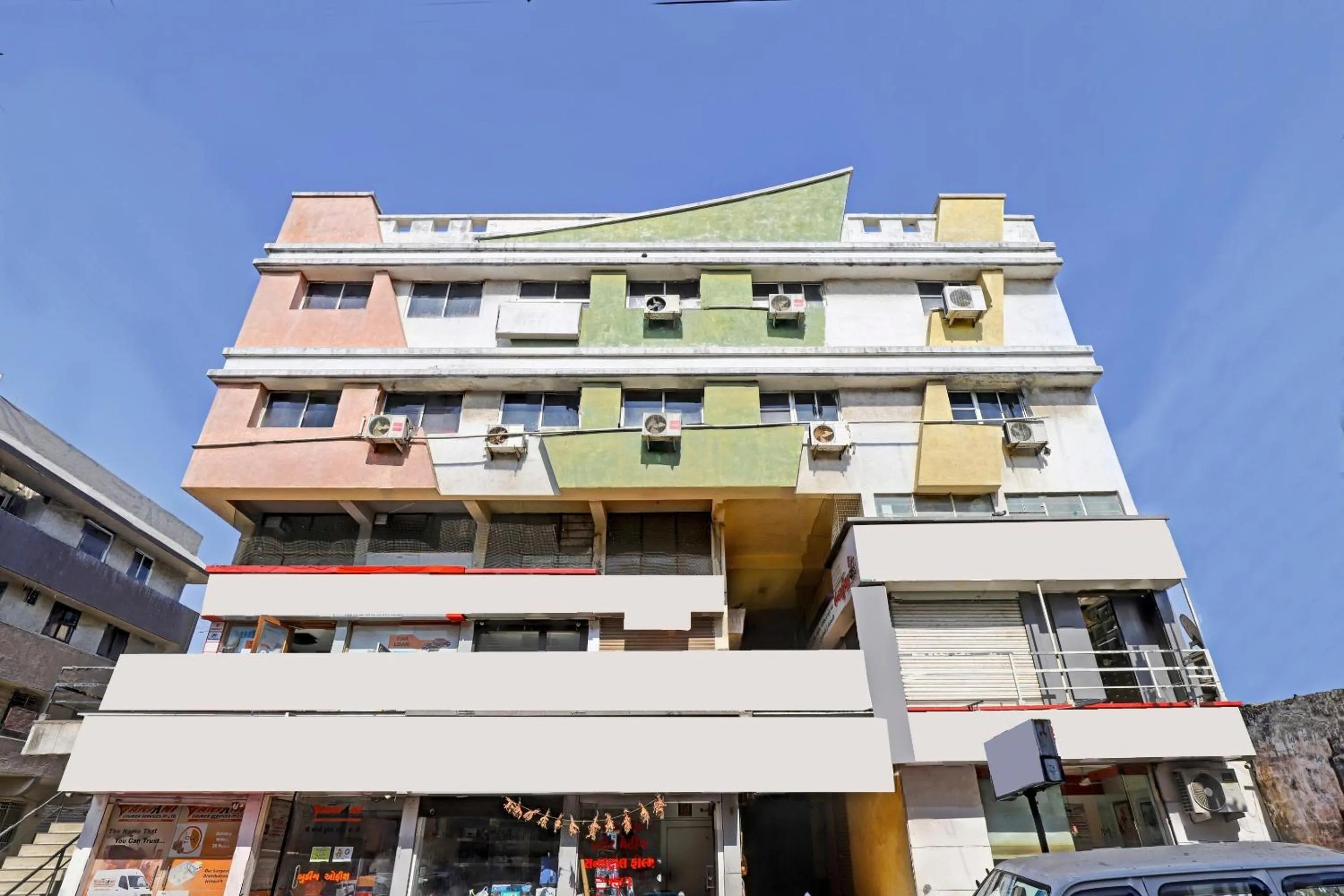 Facade/entrance in Hotel Velvet