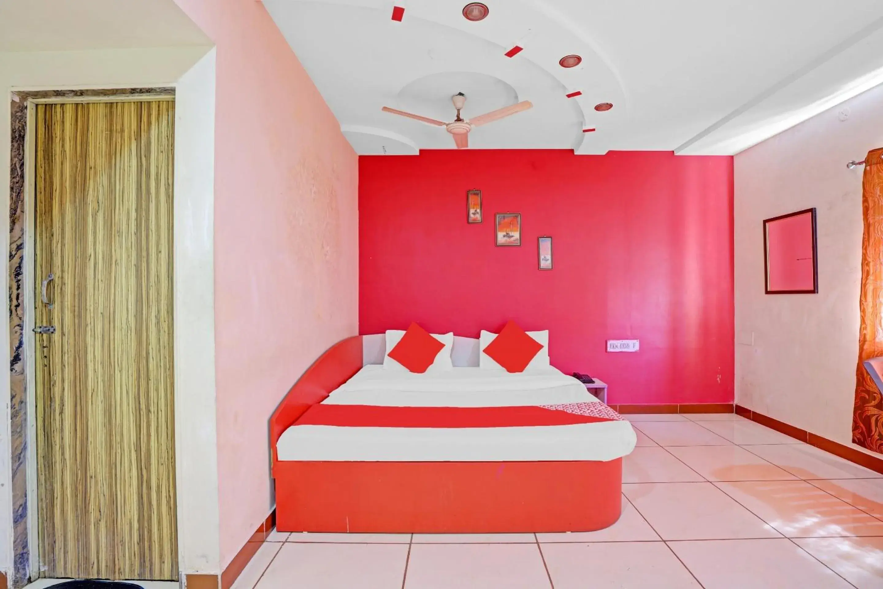 Bedroom, Bed in Hotel Velvet Bedroom, Bed in Hotel Velvet