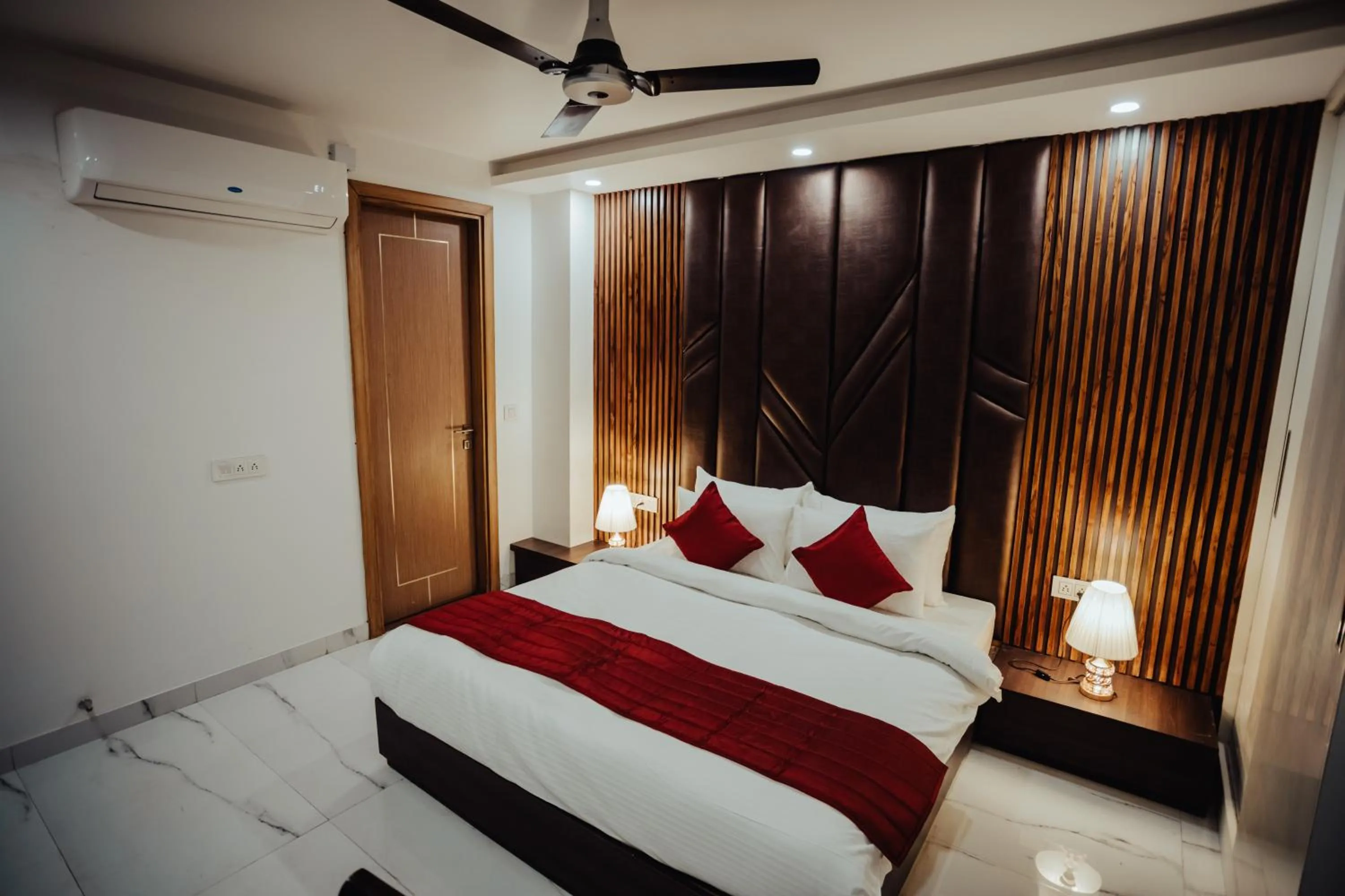 Bed in Hotel Keshav Residency - Medicity Gurugram, near Medanta Hospital