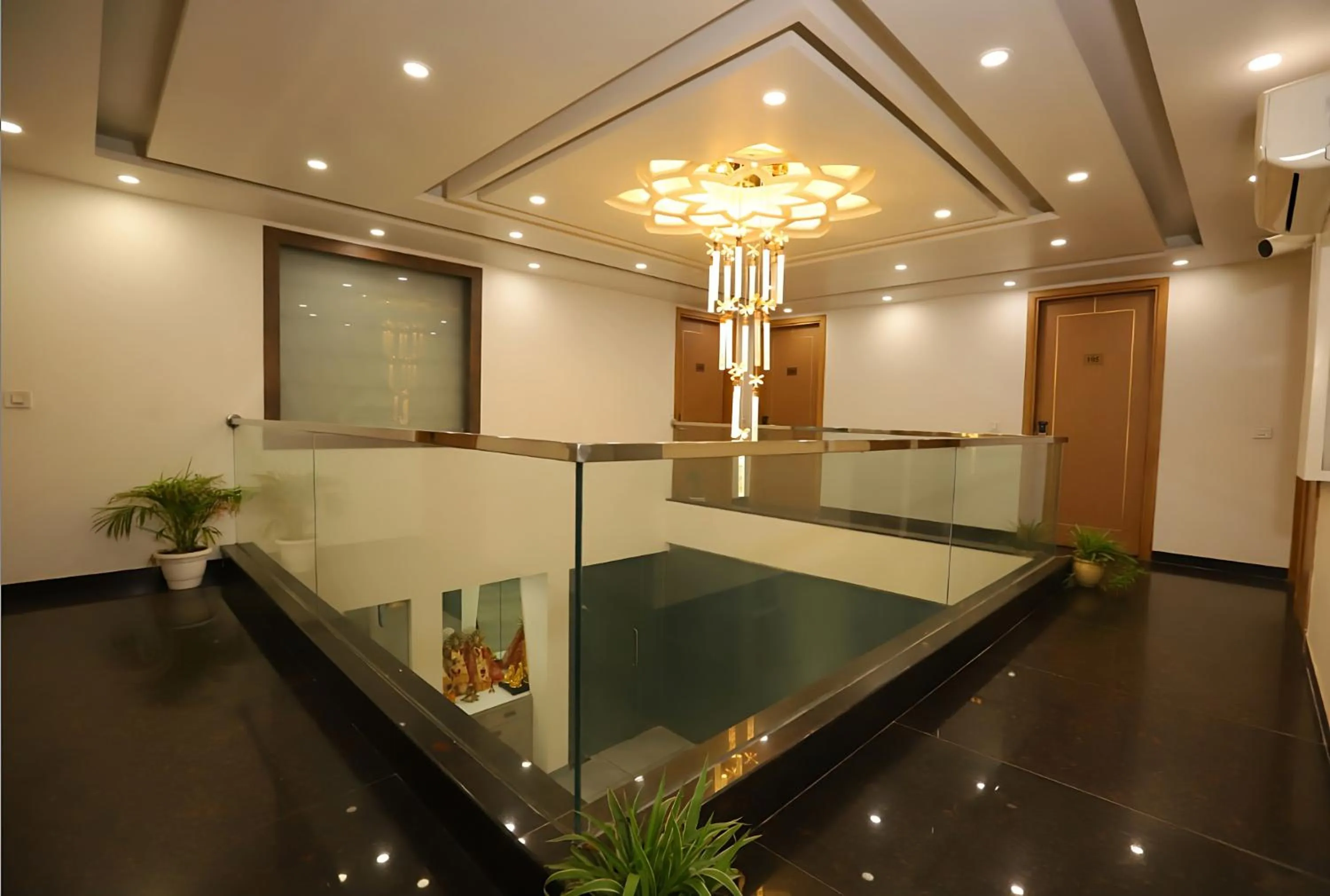 Hotel Keshav Residency - Medicity Gurugram, near Medanta Hospital