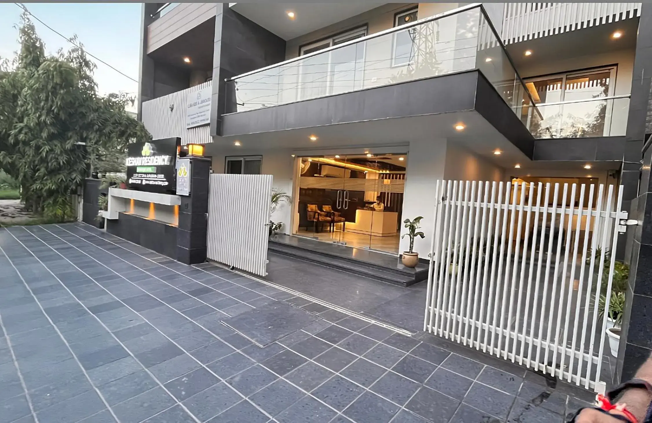 Property building in Hotel Keshav Residency - Medicity Gurugram, near Medanta Hospital, Pure Vegetarian Property building in Hotel Keshav Residency - Medicity Gurugram, near Medanta Hospital, Pure Vegetarian