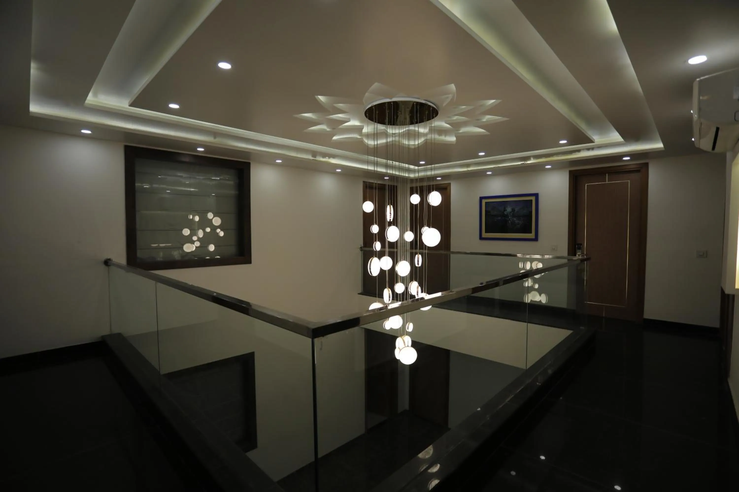 Hotel Keshav Residency - Medicity Gurugram, near Medanta Hospital