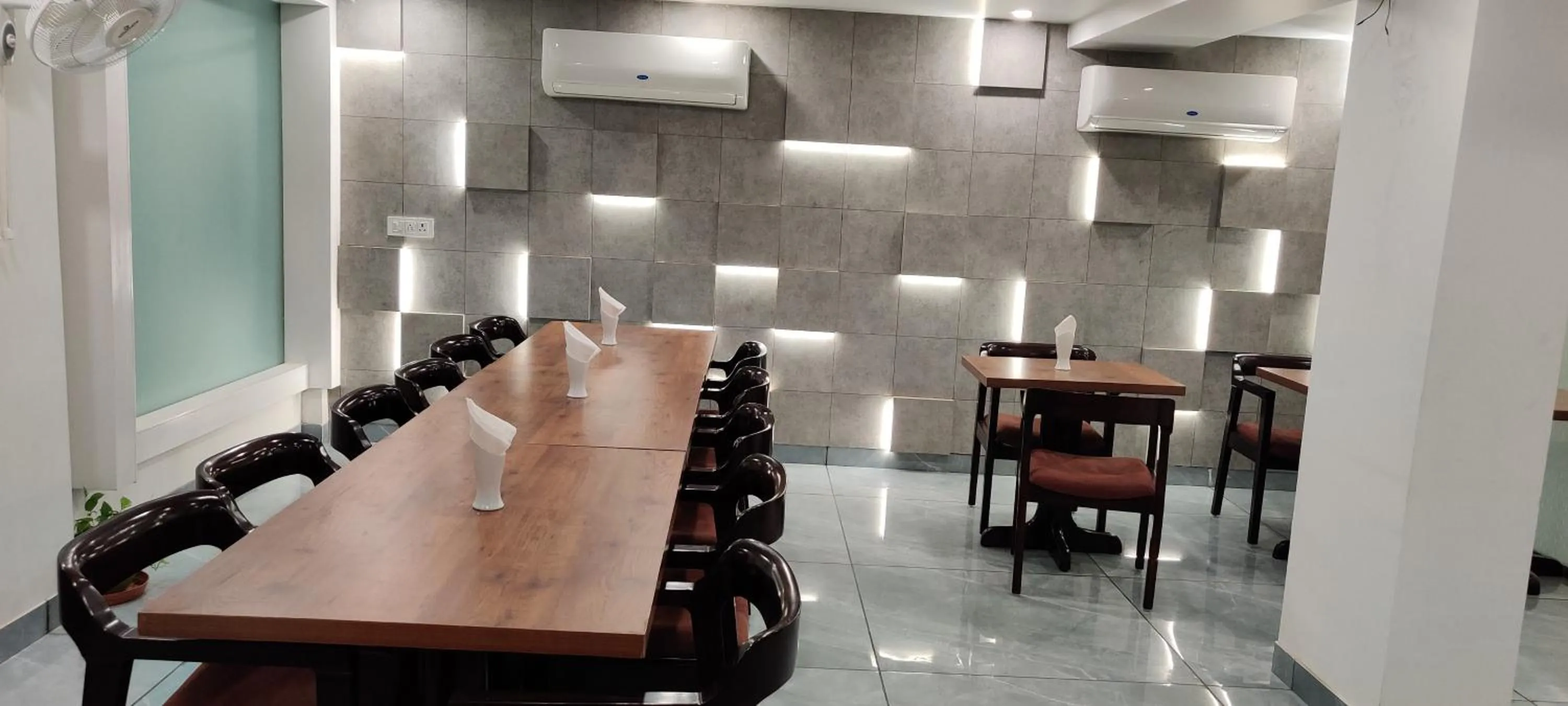 Restaurant/places to eat in Hotel Keshav Residency - Medicity Gurugram, near Medanta Hospital