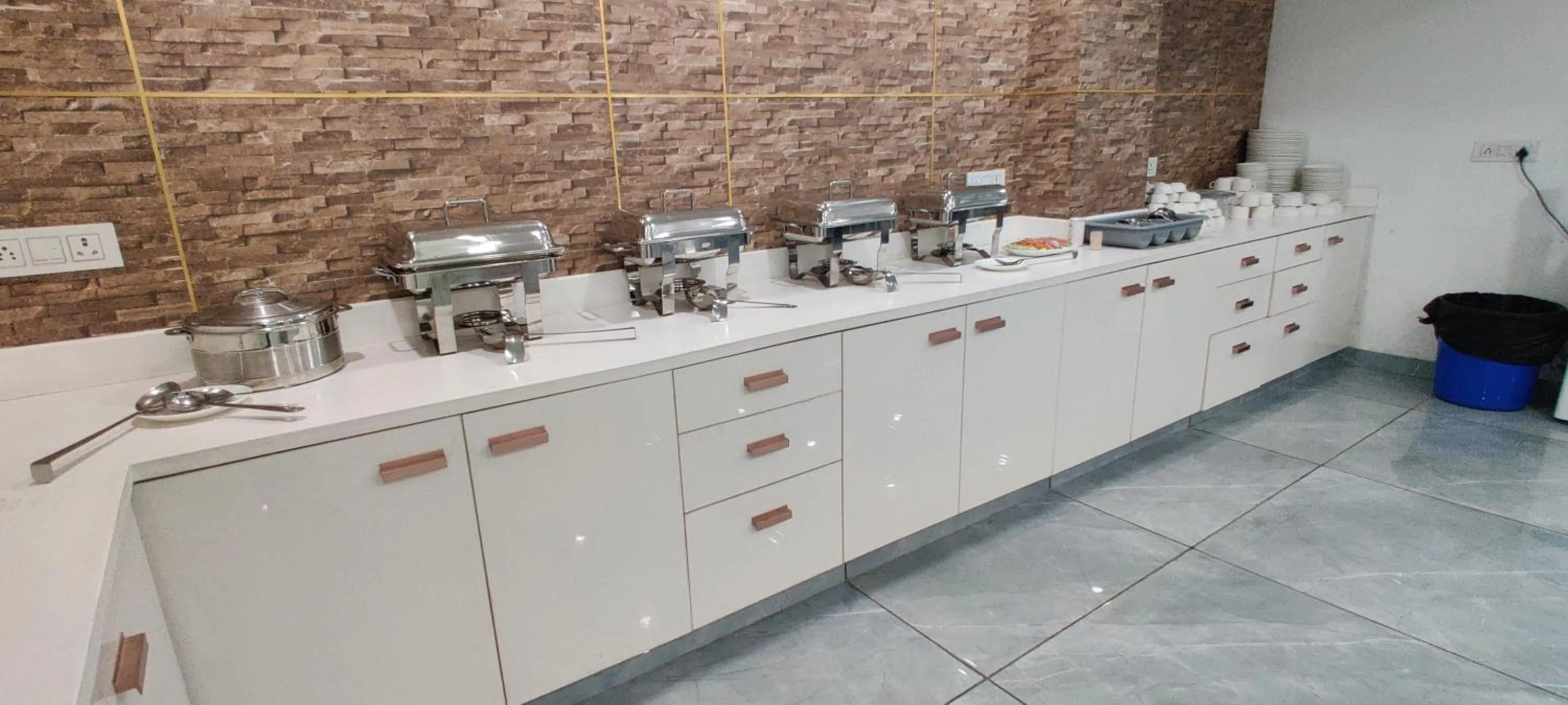 Hotel Keshav Residency - Medicity Gurugram, near Medanta Hospital