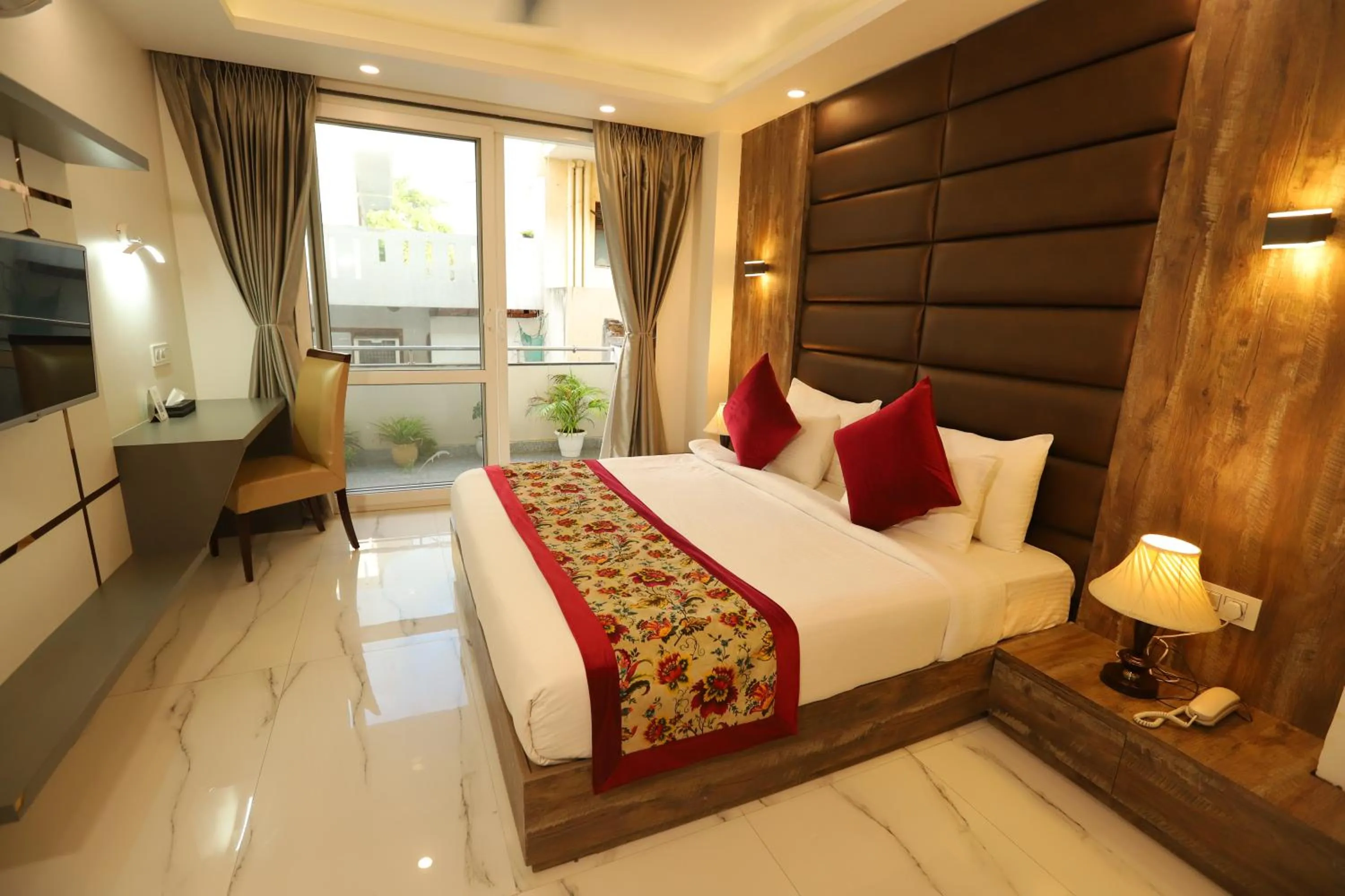 Bed in Hotel Keshav Residency - Medicity Gurugram, near Medanta Hospital