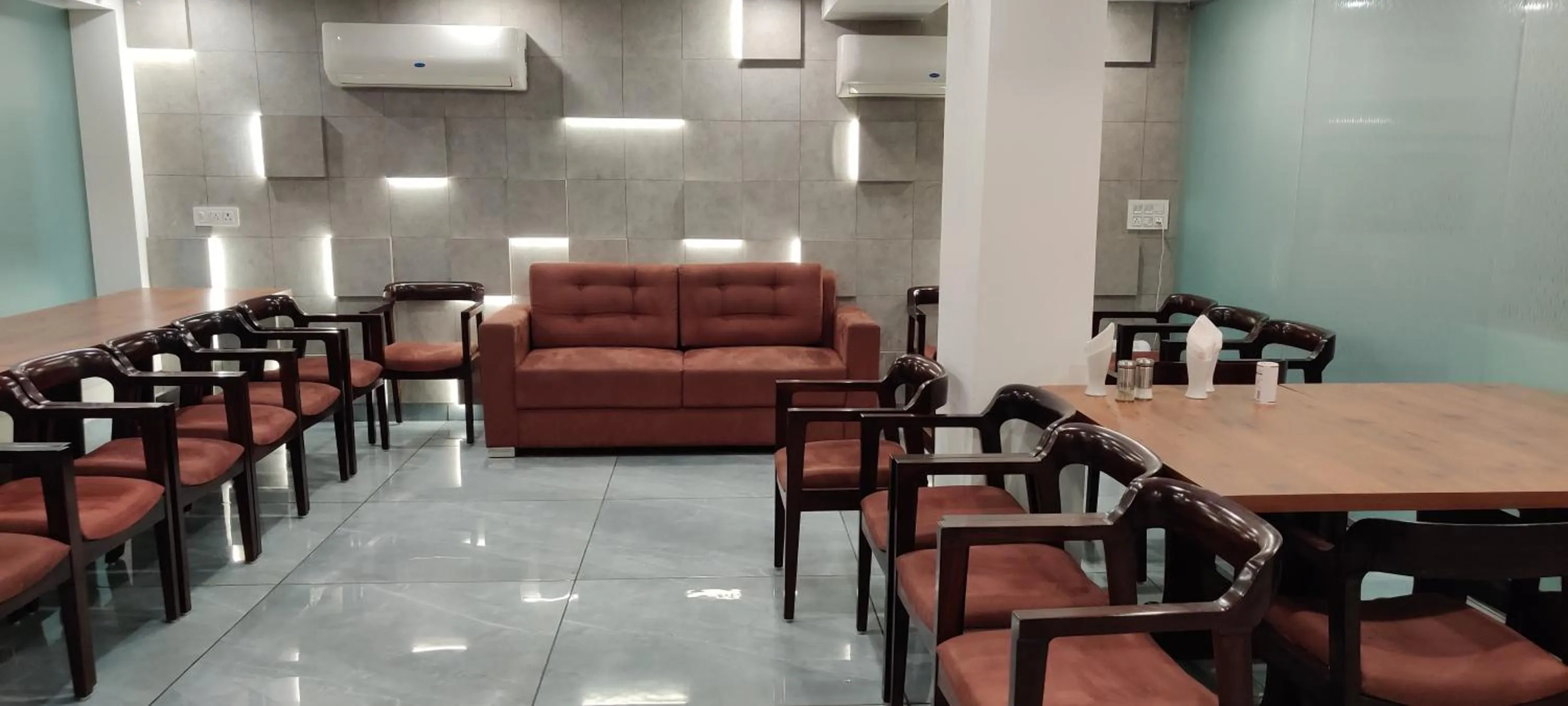 Seating area in Hotel Keshav Residency - Medicity Gurugram, near Medanta Hospital