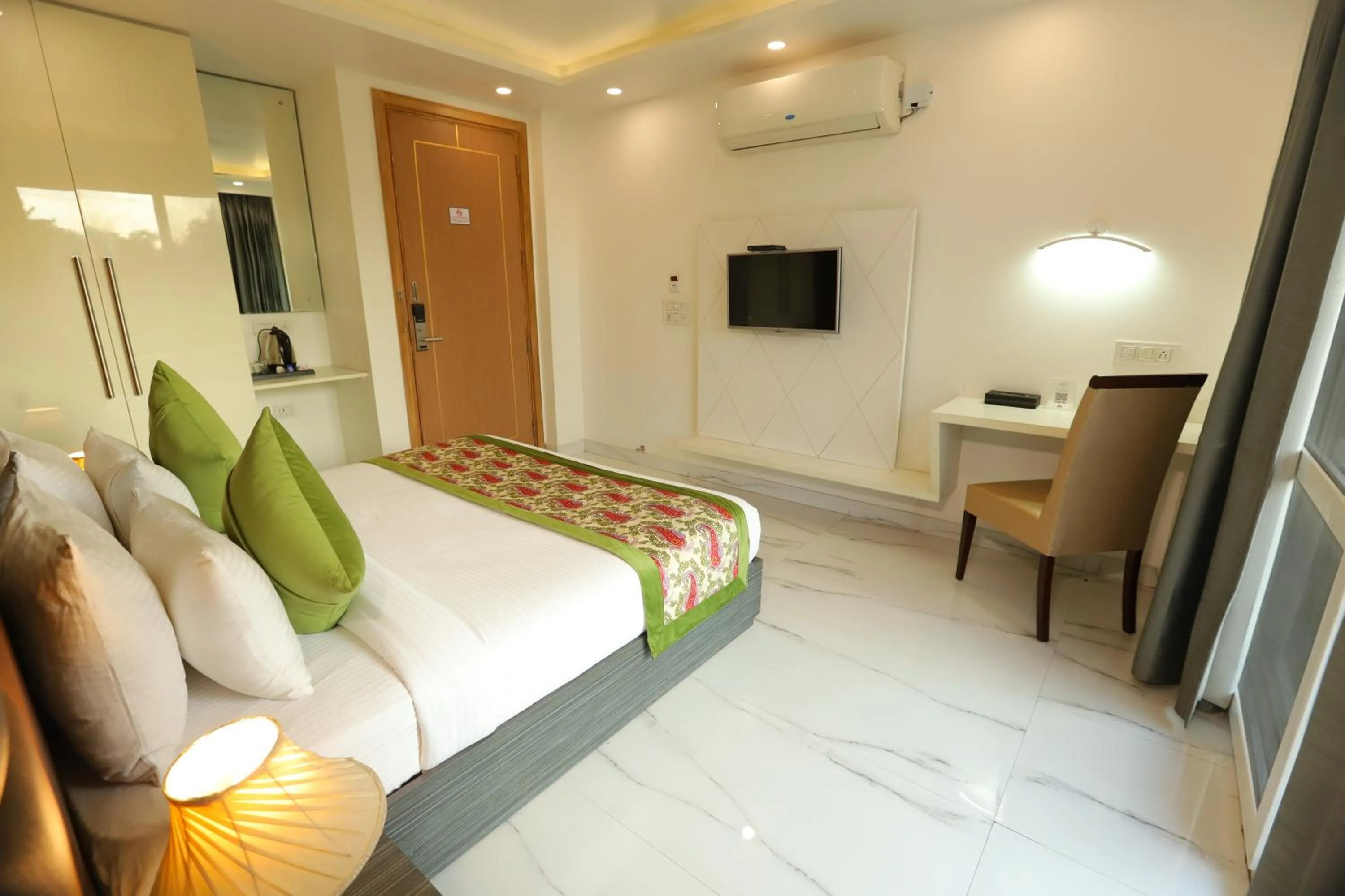 Bed in Hotel Keshav Residency - Medicity Gurugram, near Medanta Hospital