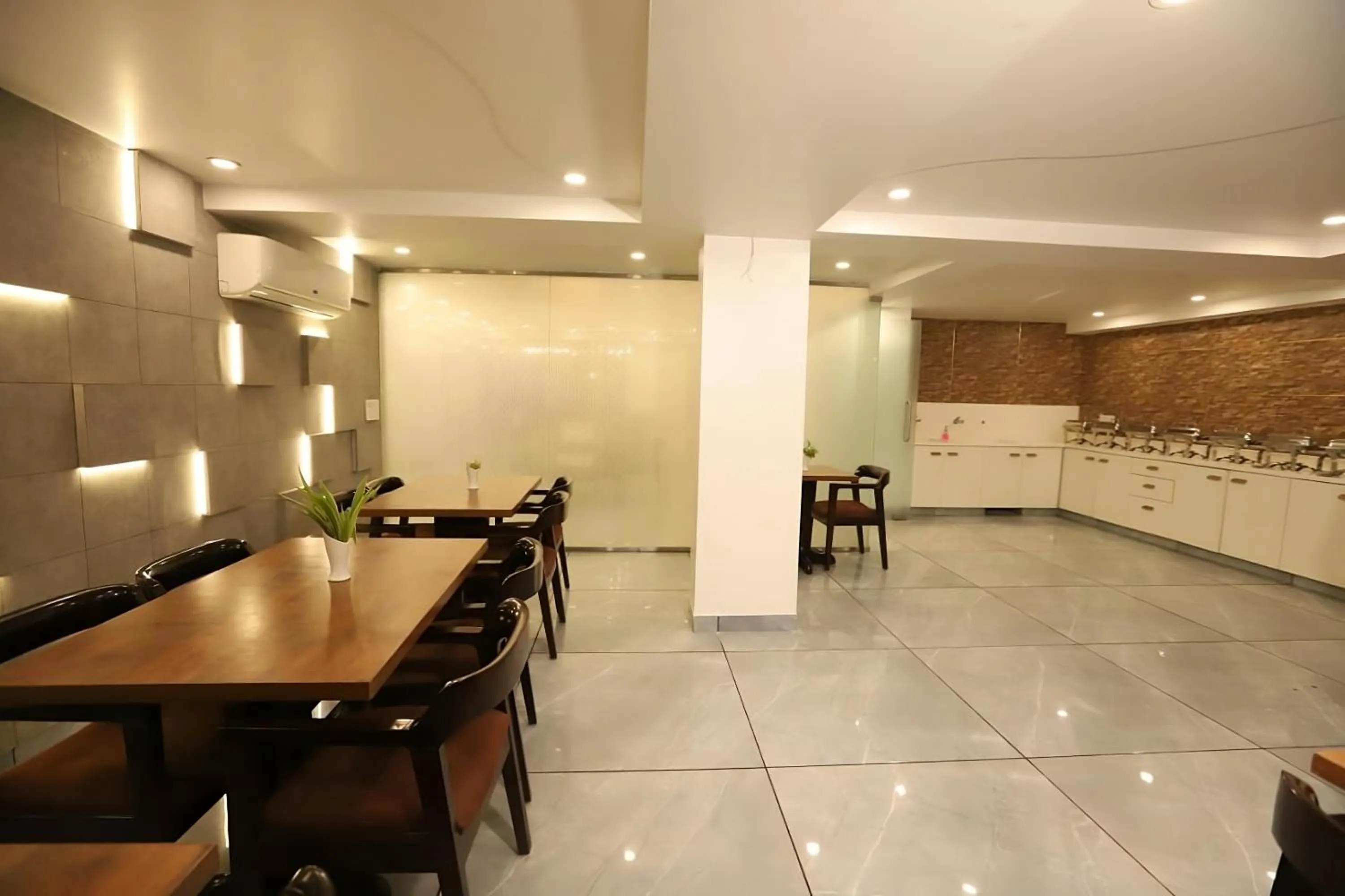 Hotel Keshav Residency - Medicity Gurugram, near Medanta Hospital