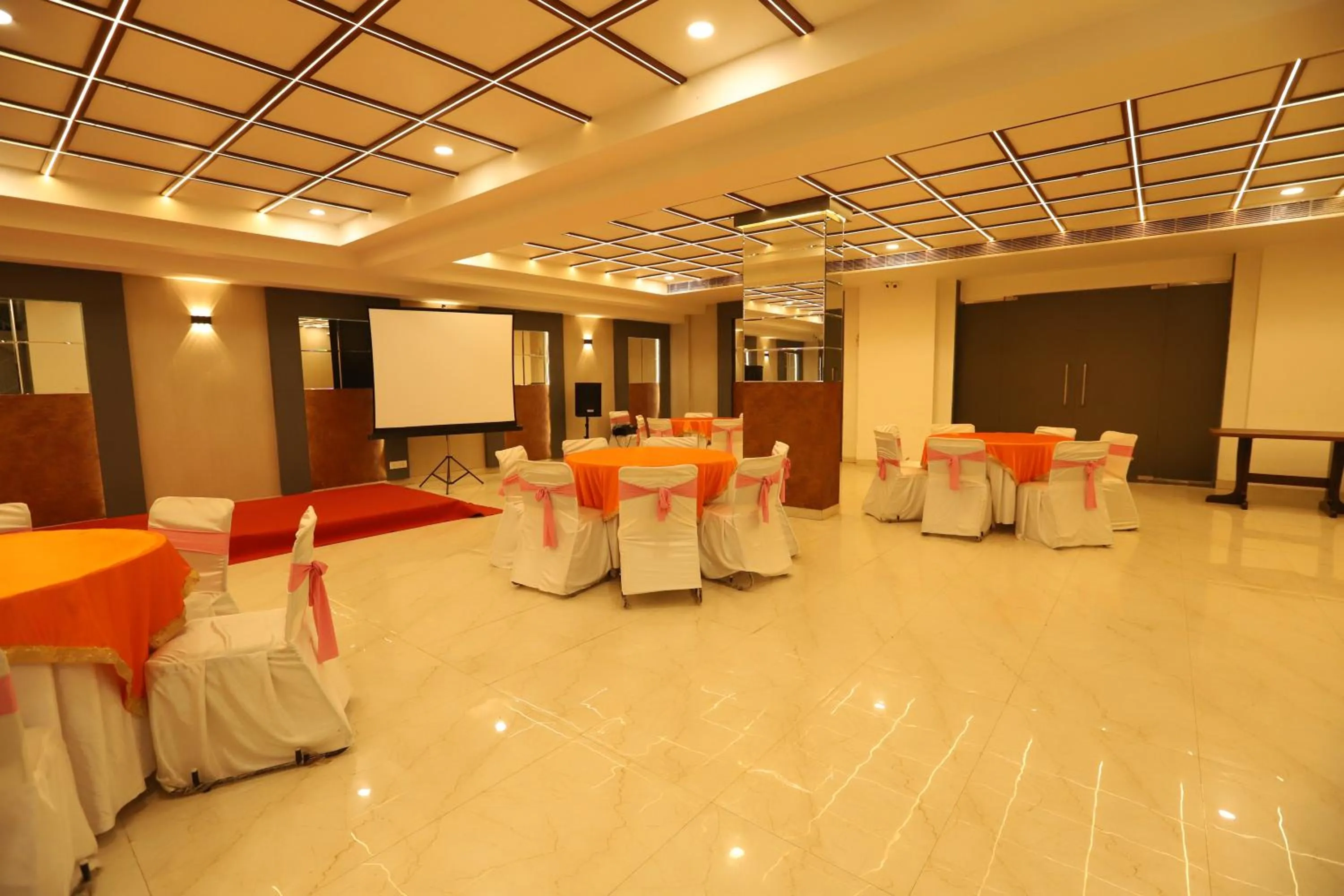 Banquet/Function facilities in Hotel Keshav Residency - Medicity Gurugram, near Medanta Hospital