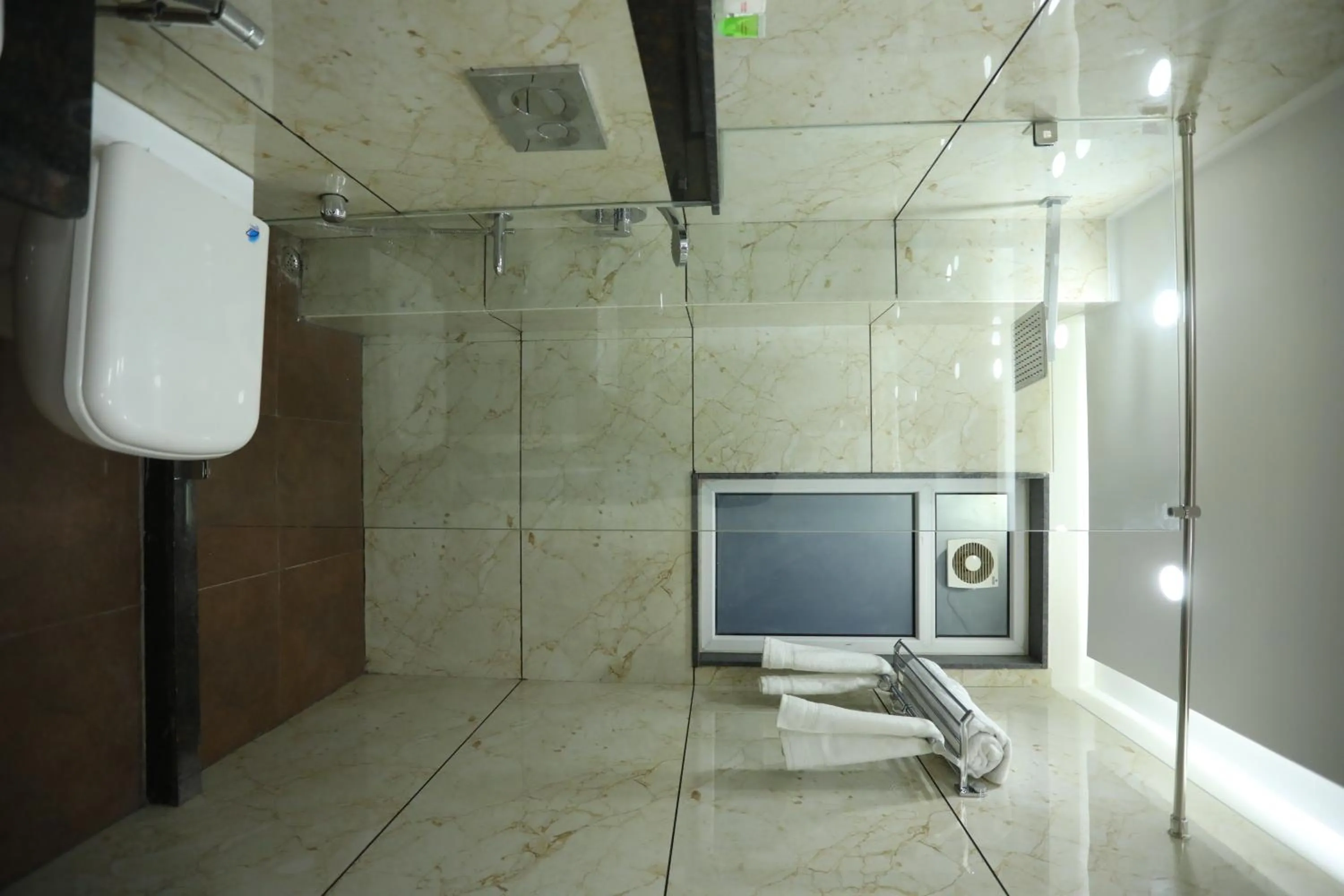 Hotel Keshav Residency - Medicity Gurugram, near Medanta Hospital