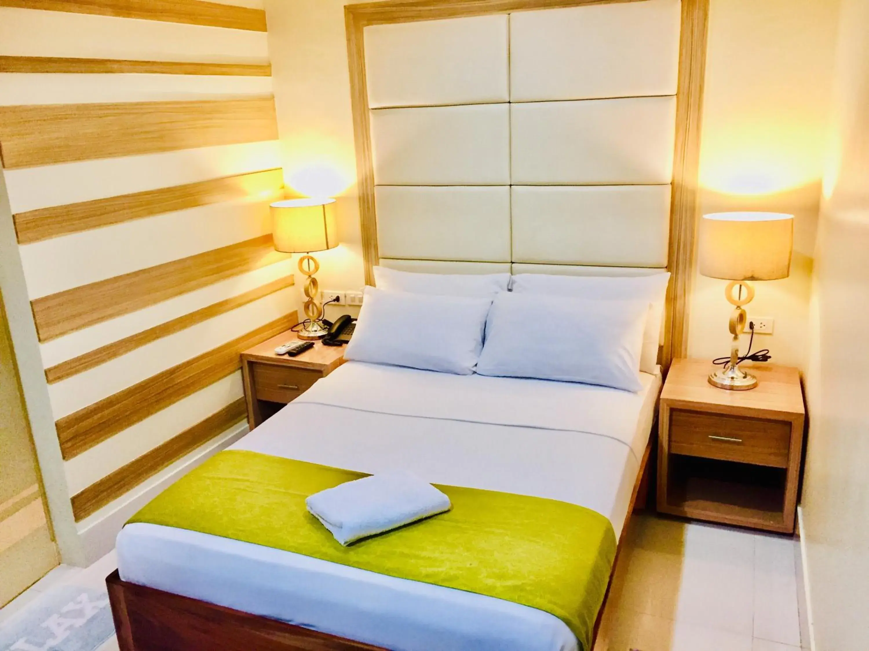 Double Room in RedDoorz Plus @ ABC Landmark Hotel Double Room in RedDoorz Plus @ ABC Landmark Hotel