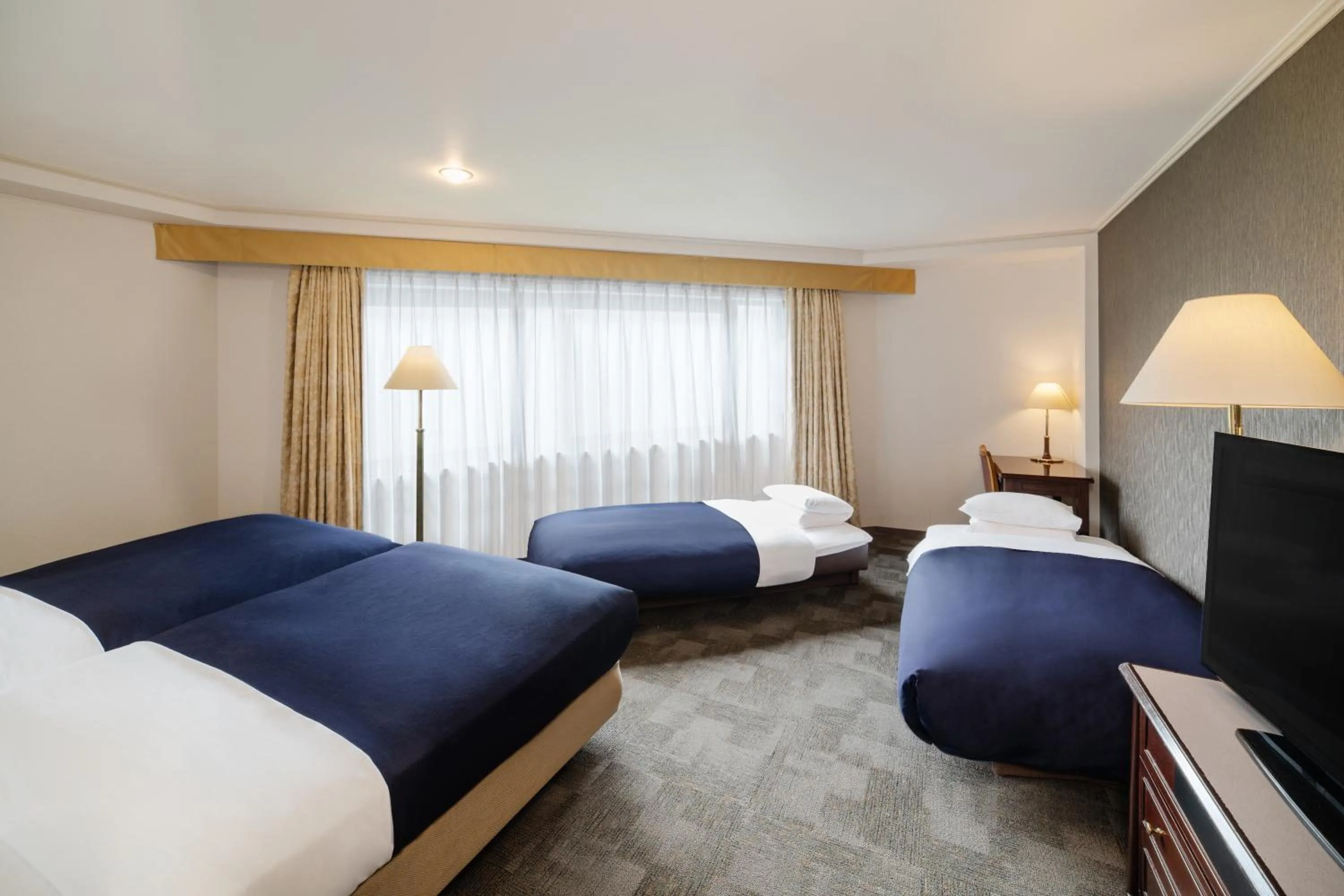 Bed in HOTEL MYSTAYS Hiroshima Peace Park