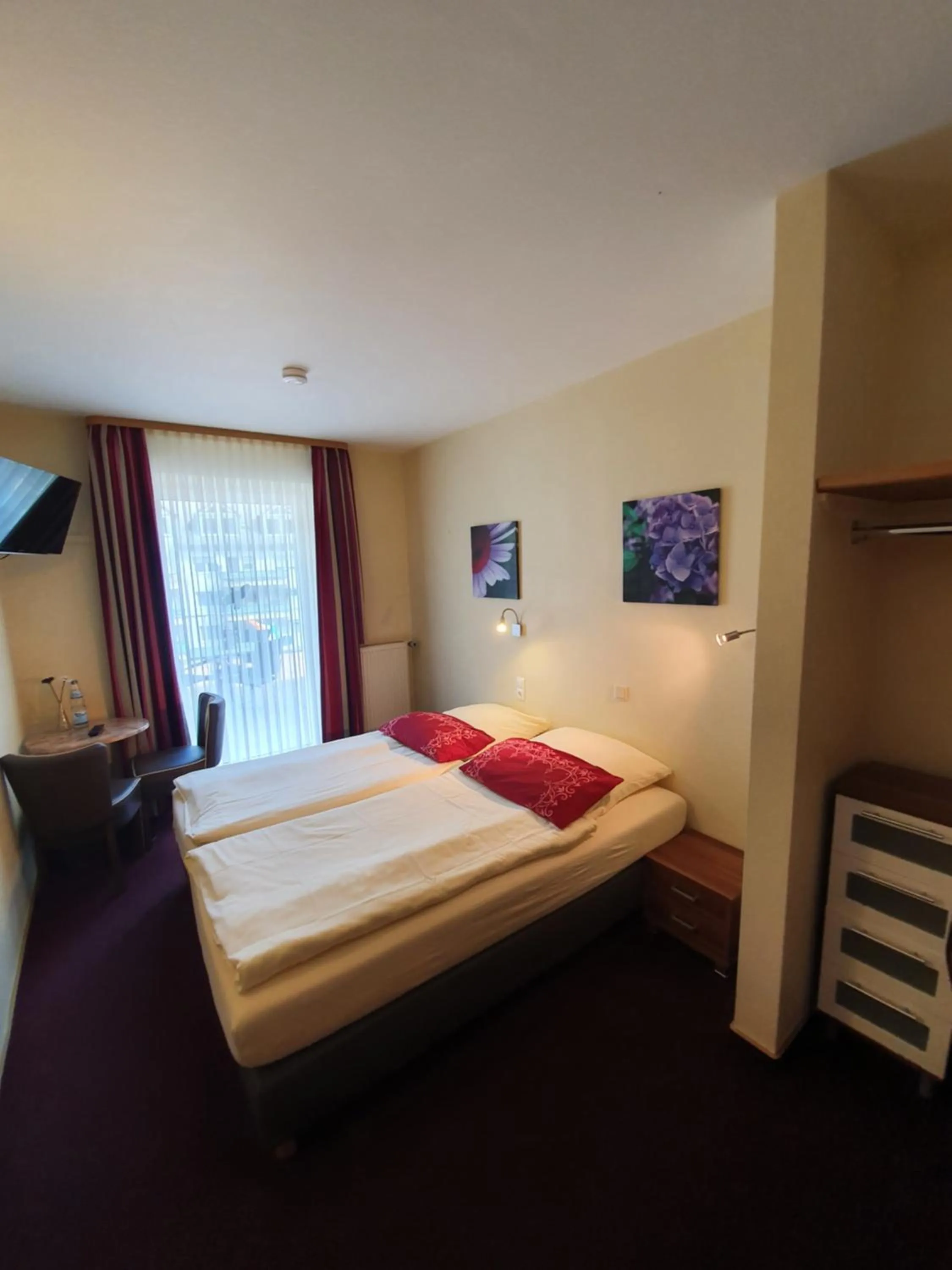 Photo of the whole room, Bed in Hotel Bergschlösschen