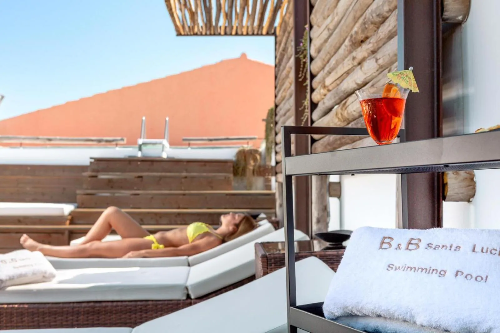 Swimming pool, Bed in B&B Santa Lucia