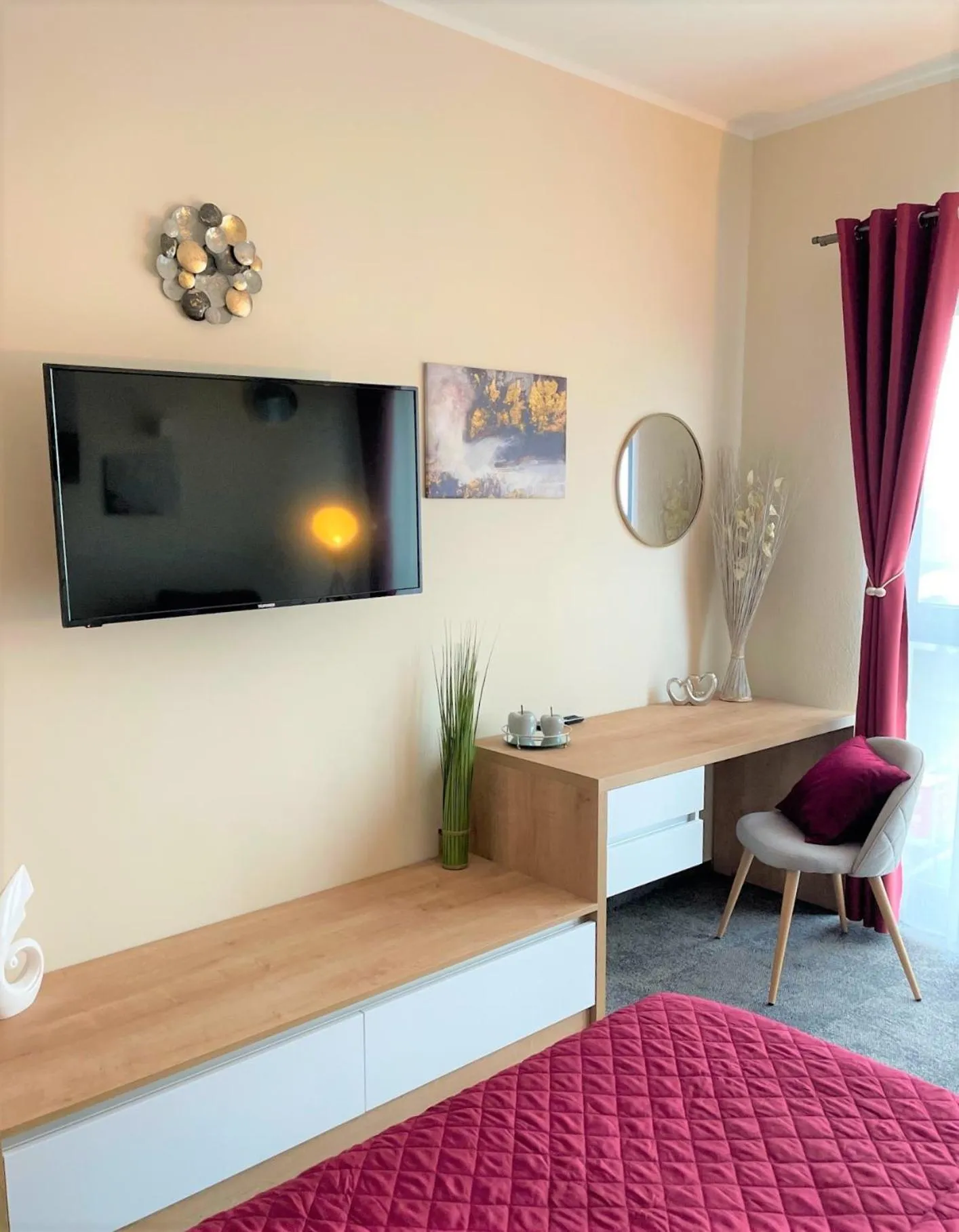 Seating area in LikeDaheim Apartments