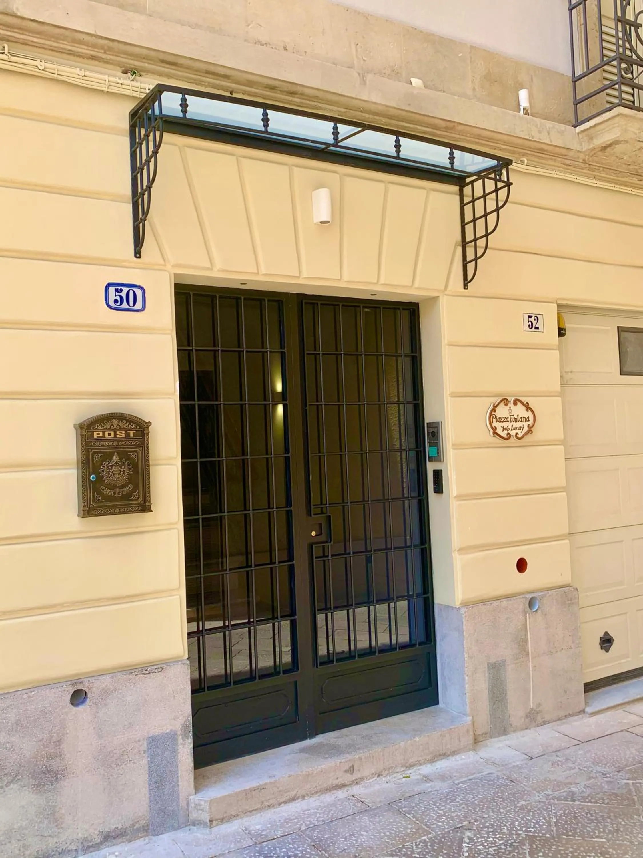 Piazza Fontana Luxury
