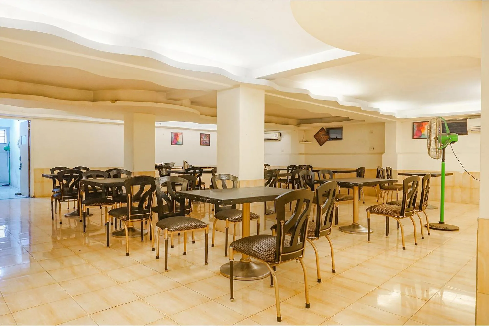 Restaurant/places to eat in FabHotel Prime Golden Emerald - Nr St Mary's Church CNI